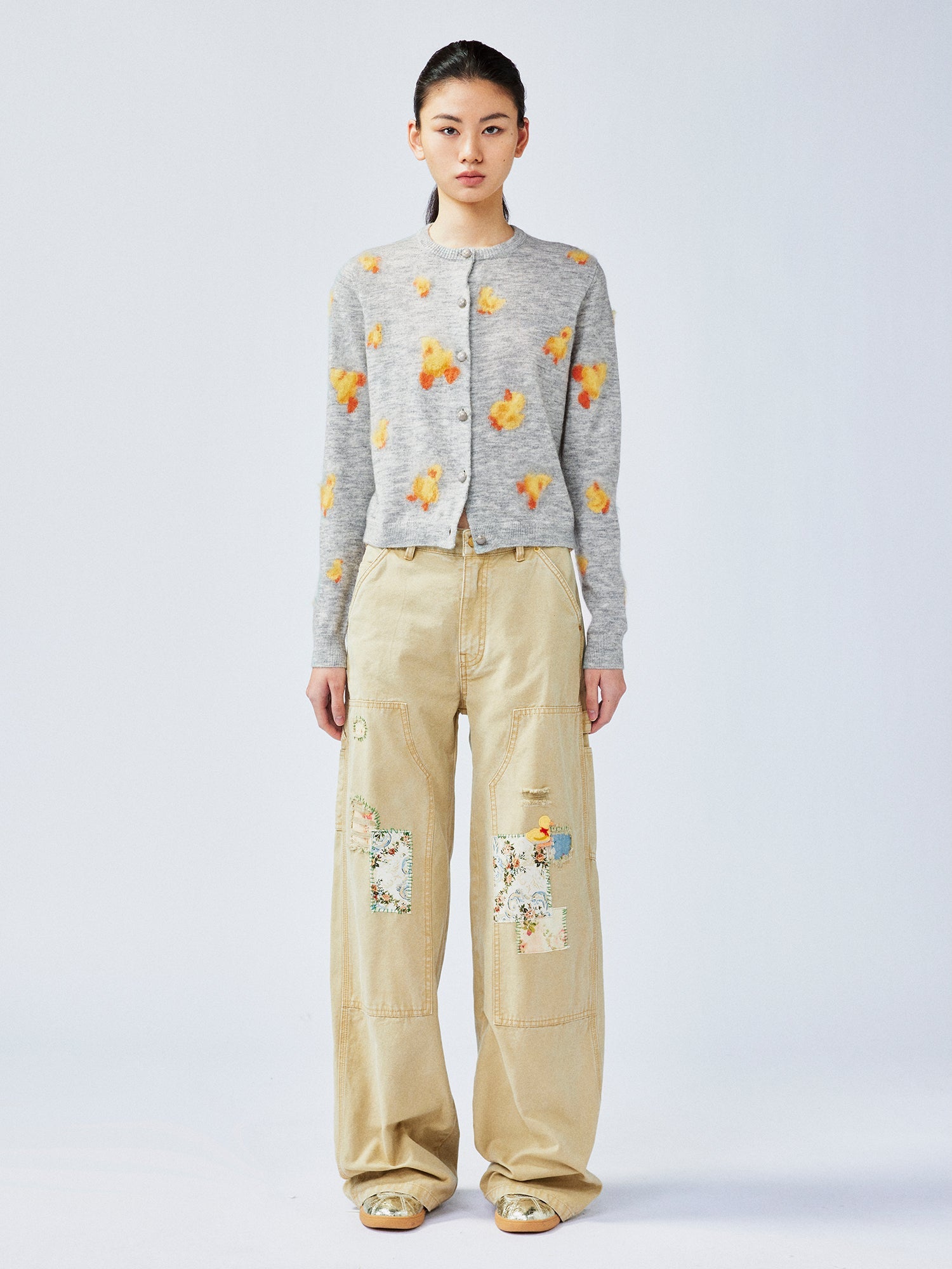 "I" duck round neck cardigan