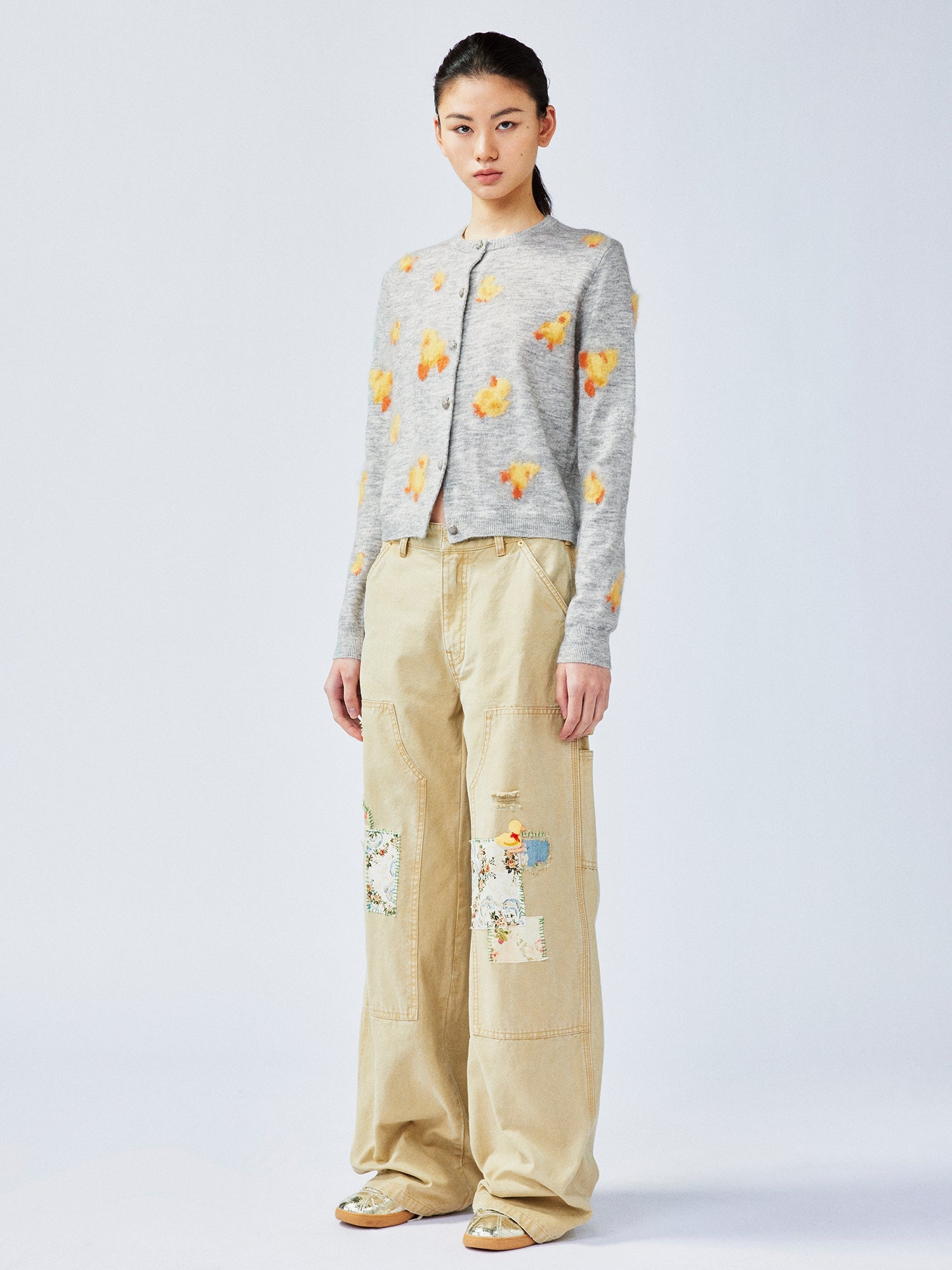 "I" duck round neck cardigan