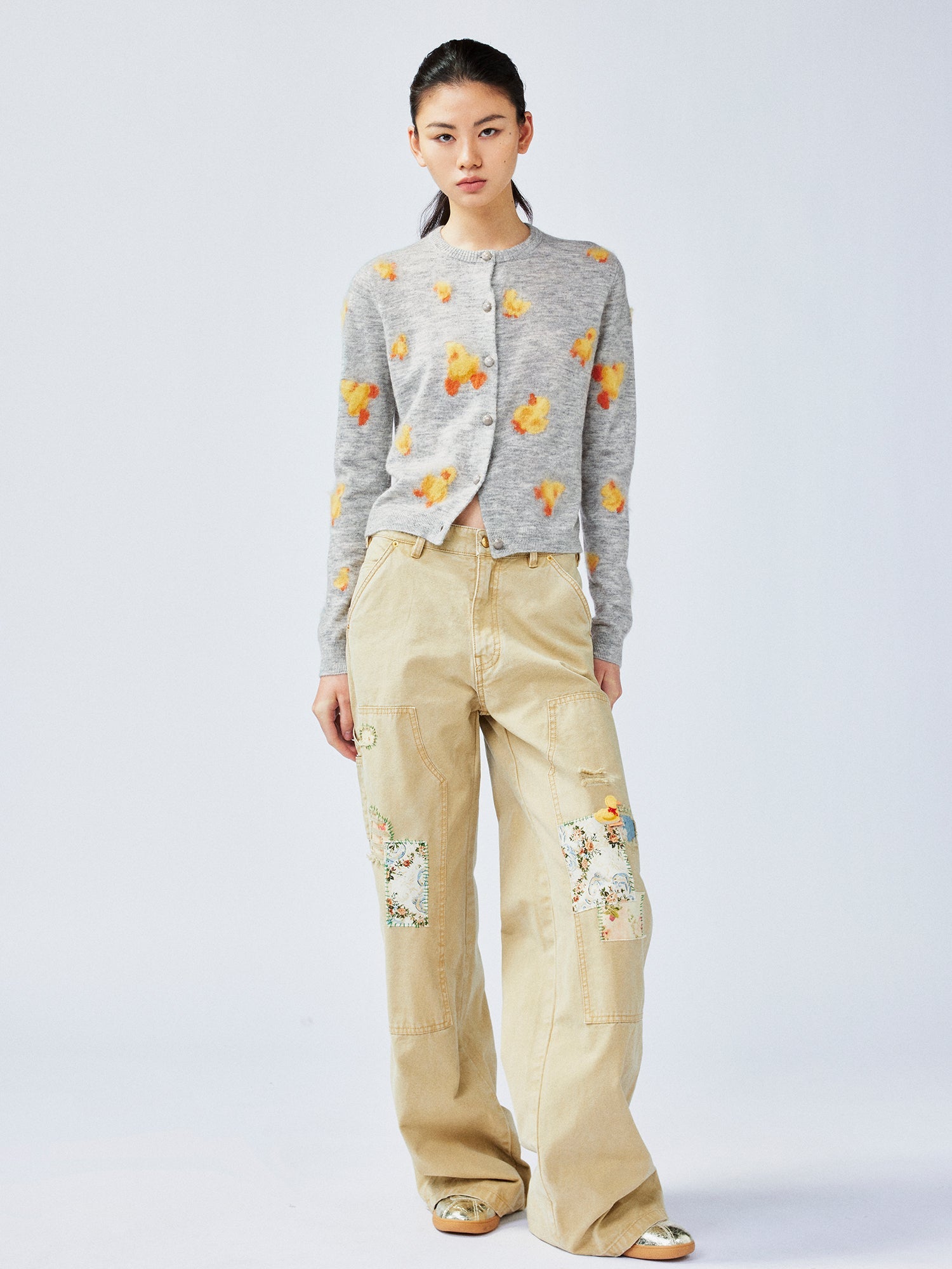 "I" duck round neck cardigan