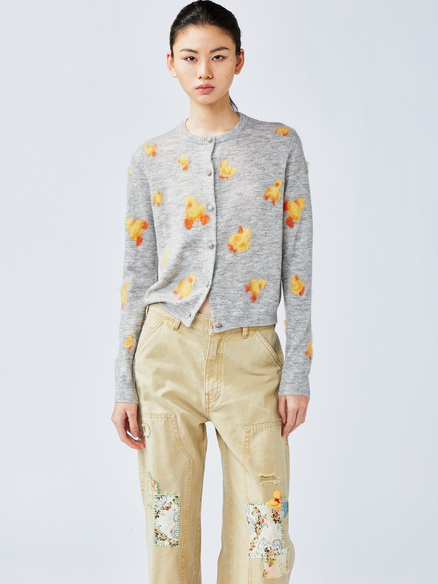 "I" duck round neck cardigan