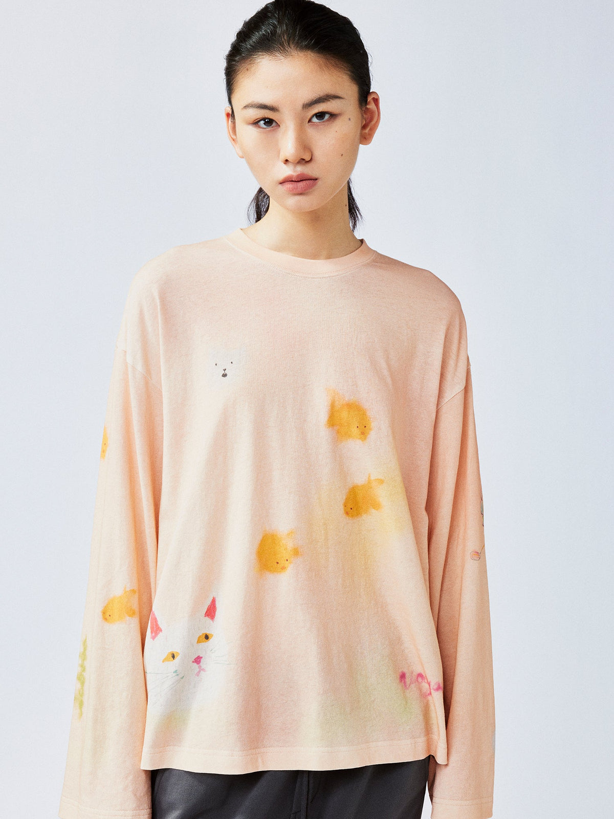 ドリーミーなグラフィティロングスリーブTシャツ