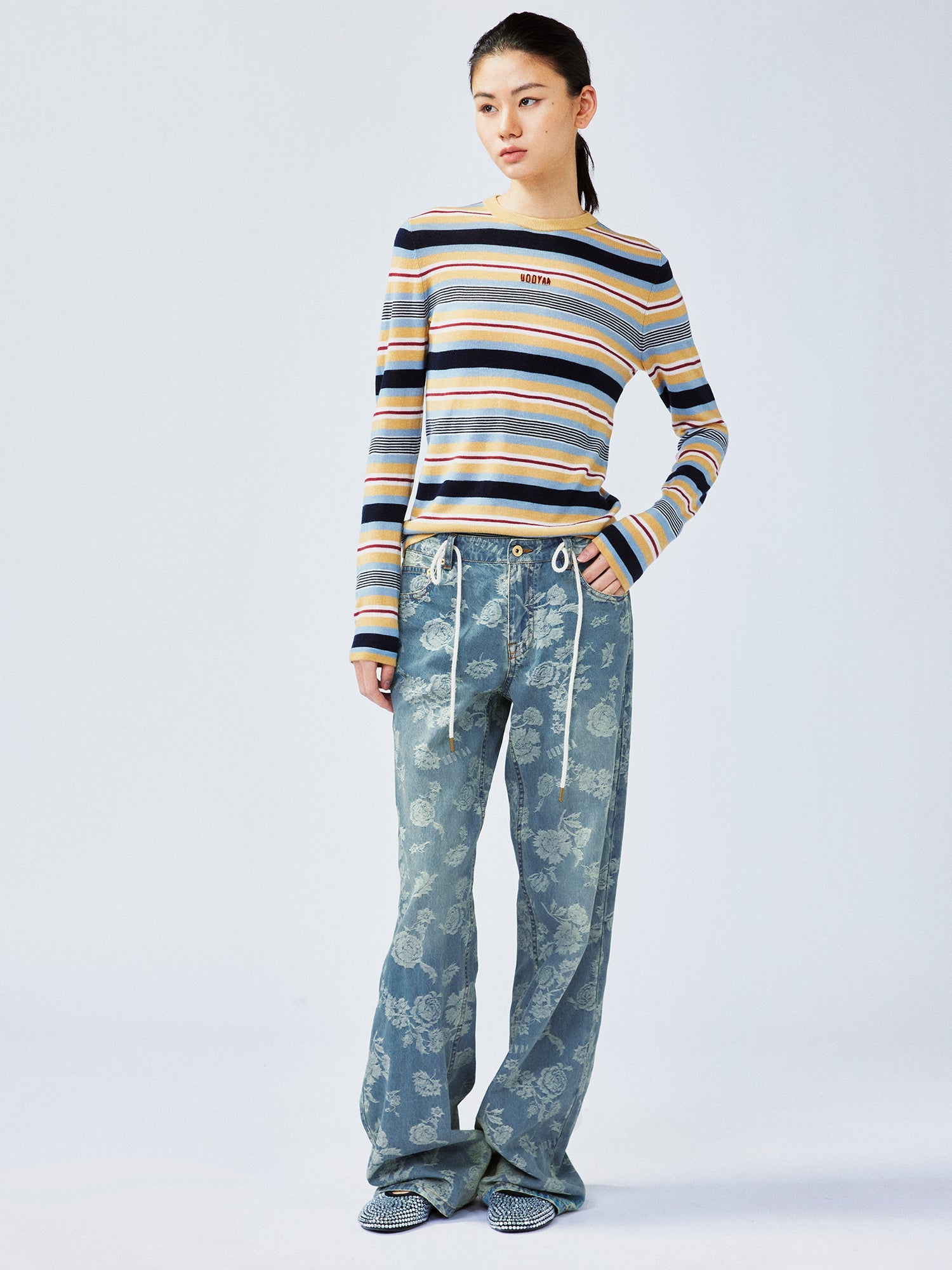 Romantic floral jacquard jeans