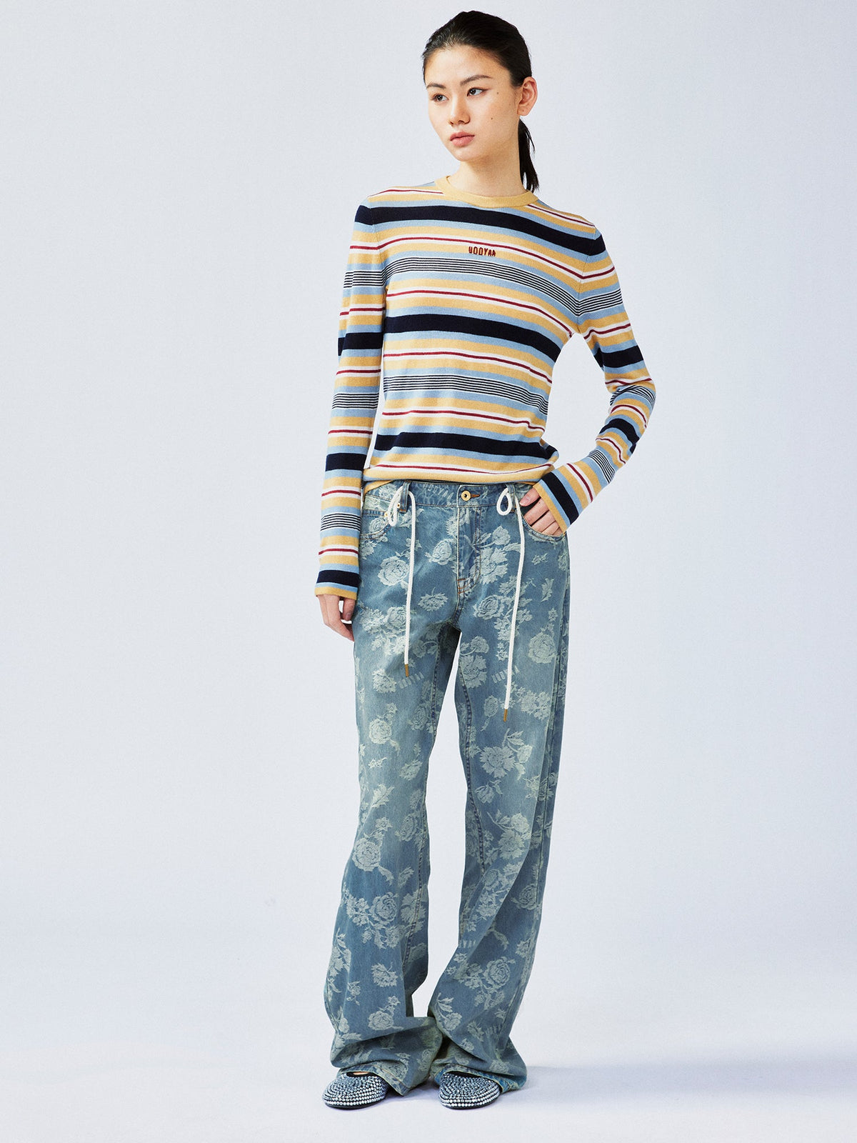 Romantic floral jacquard jeans