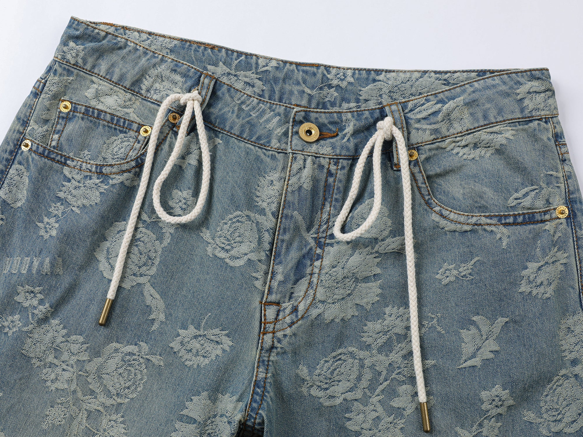 Romantic floral jacquard jeans