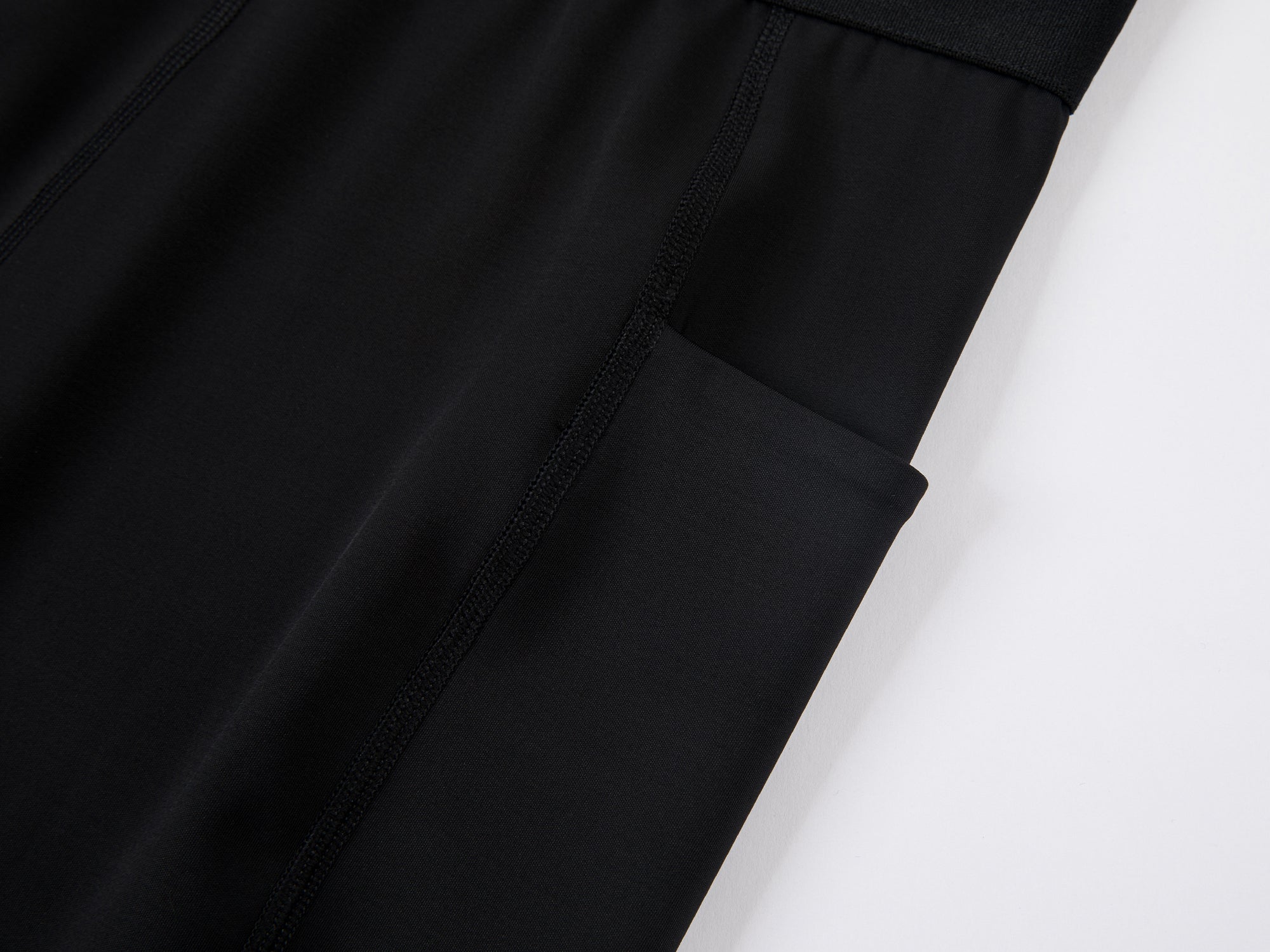 Sports-inspired logo cycling pants