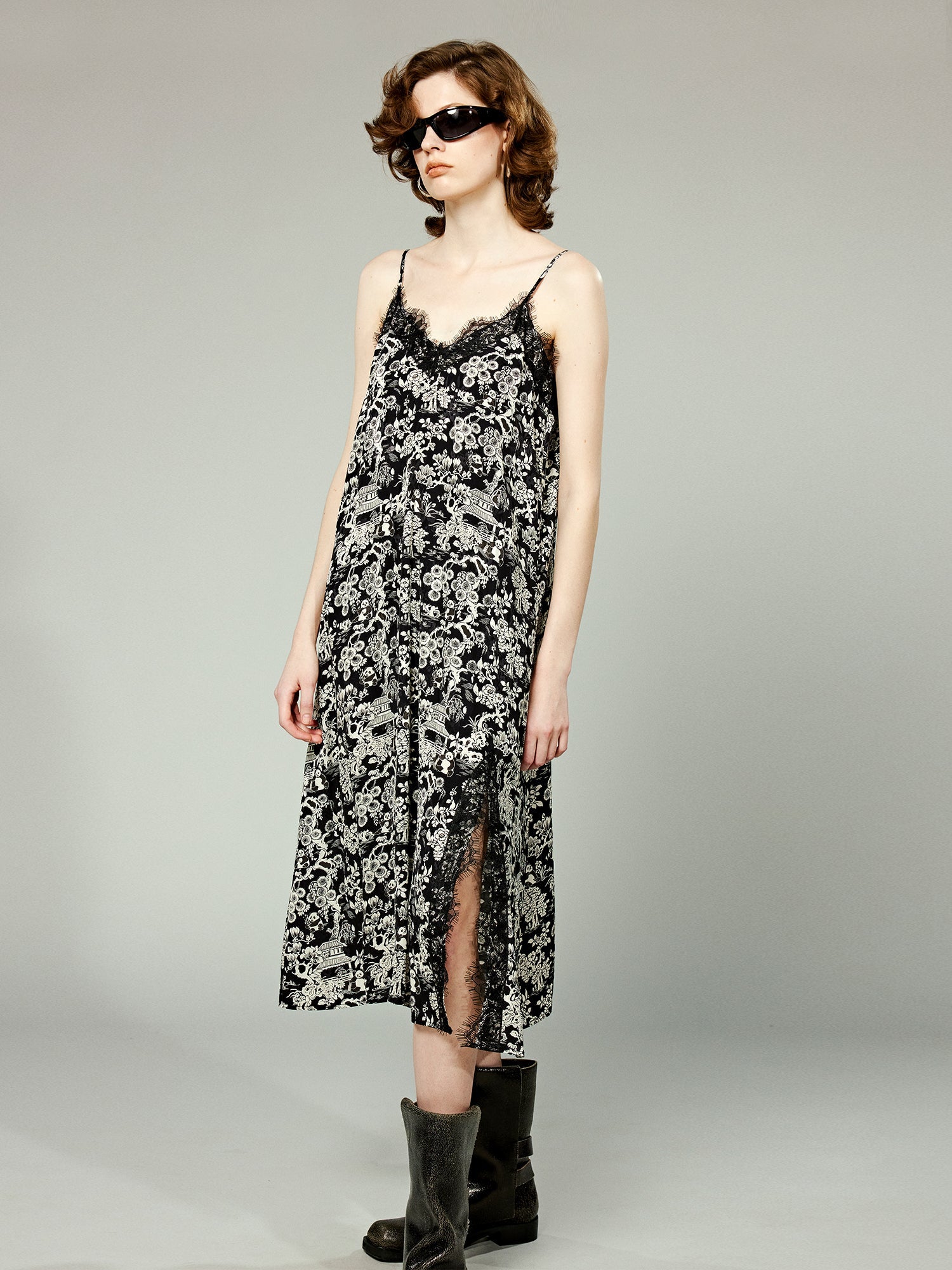 Playful Chinese-style floral print slip dress