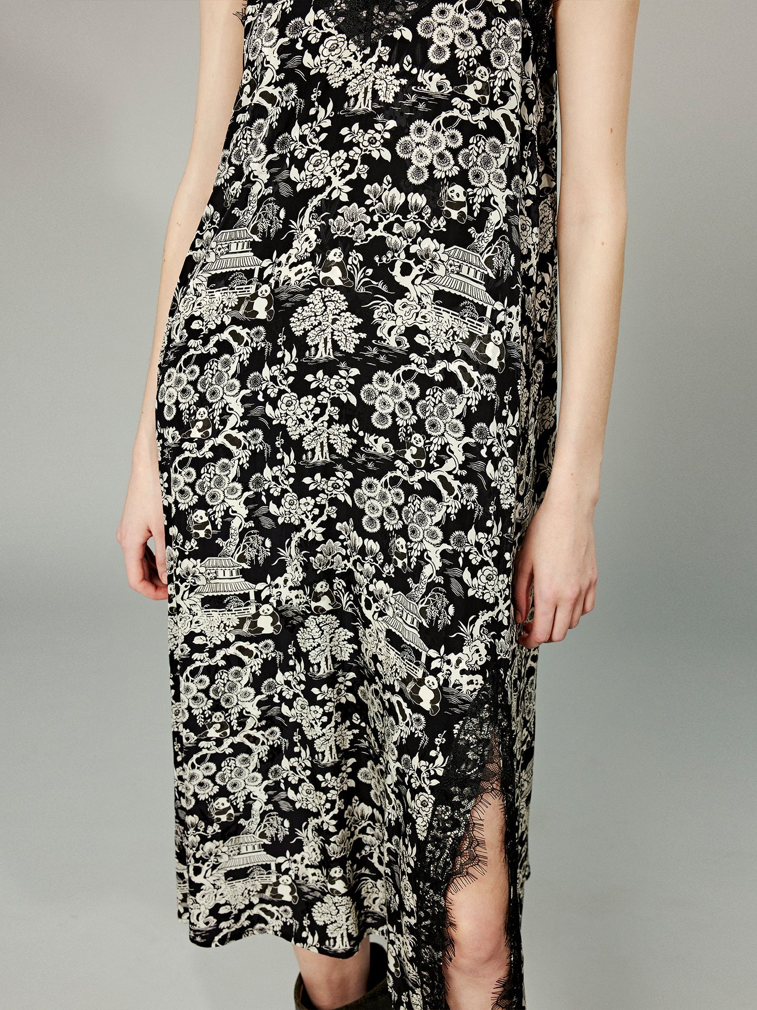 Playful Chinese-style floral print slip dress