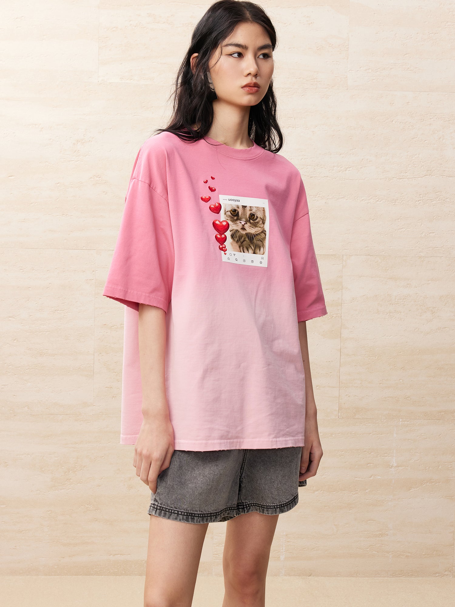 Kitten portrait gradient t-shirt