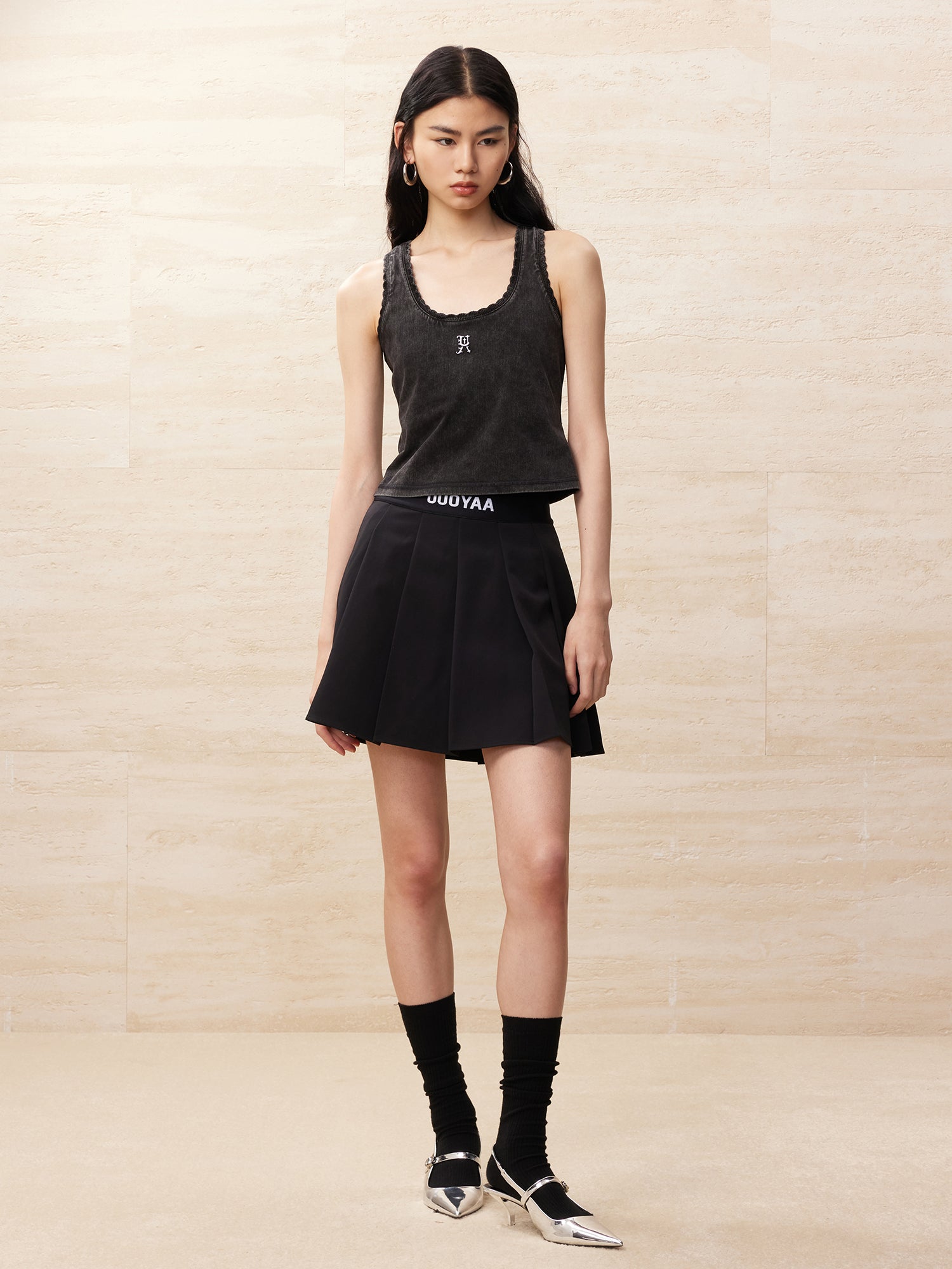 UOOYAA logo waistband pleated skirt