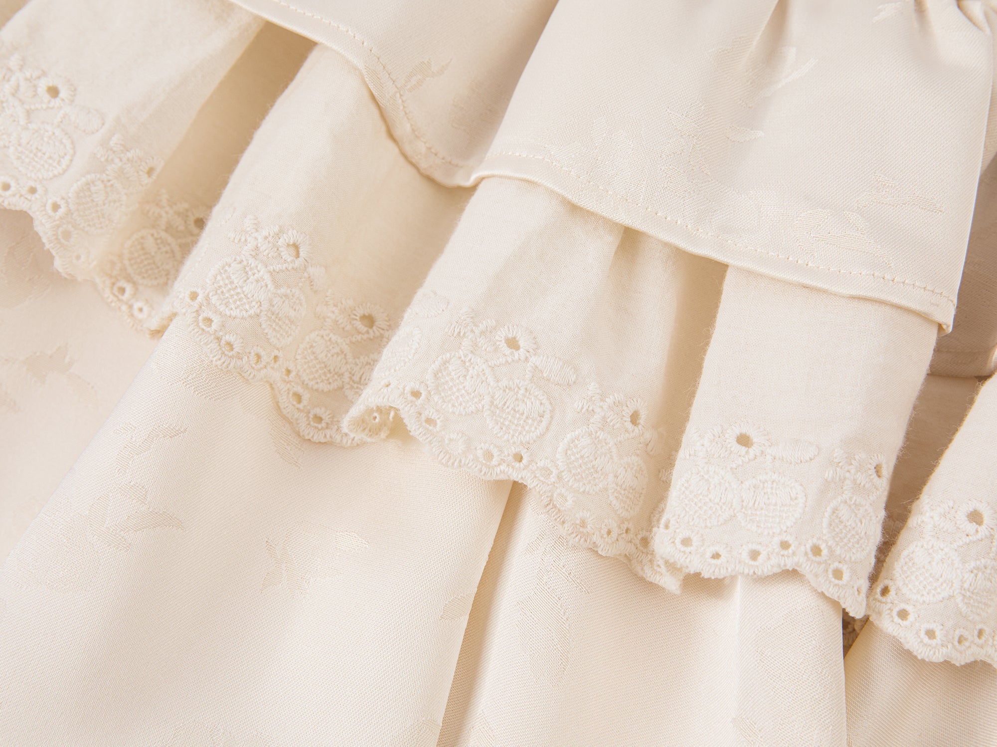 Ivory ruffle short skirt