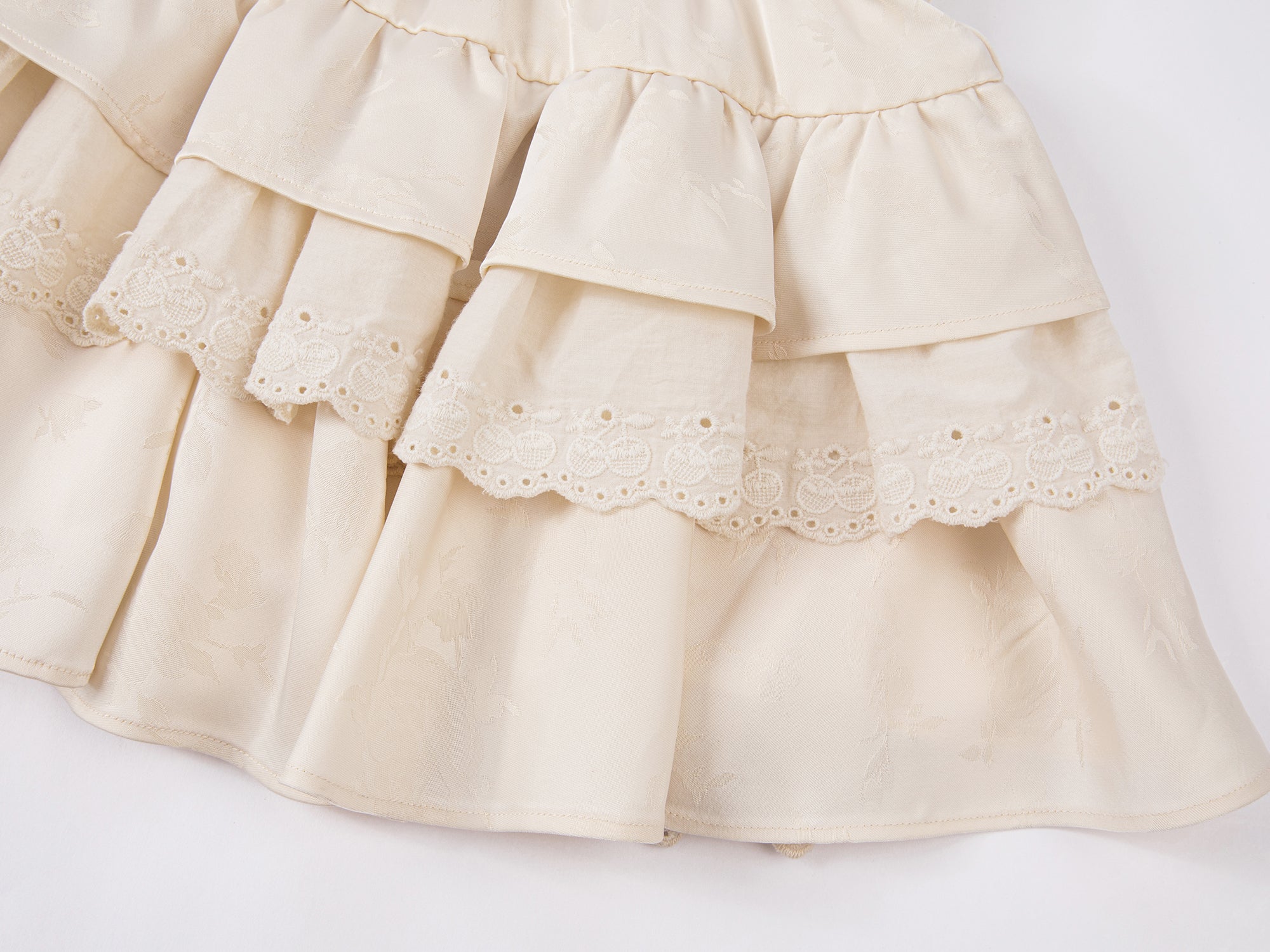 Ivory ruffle short skirt