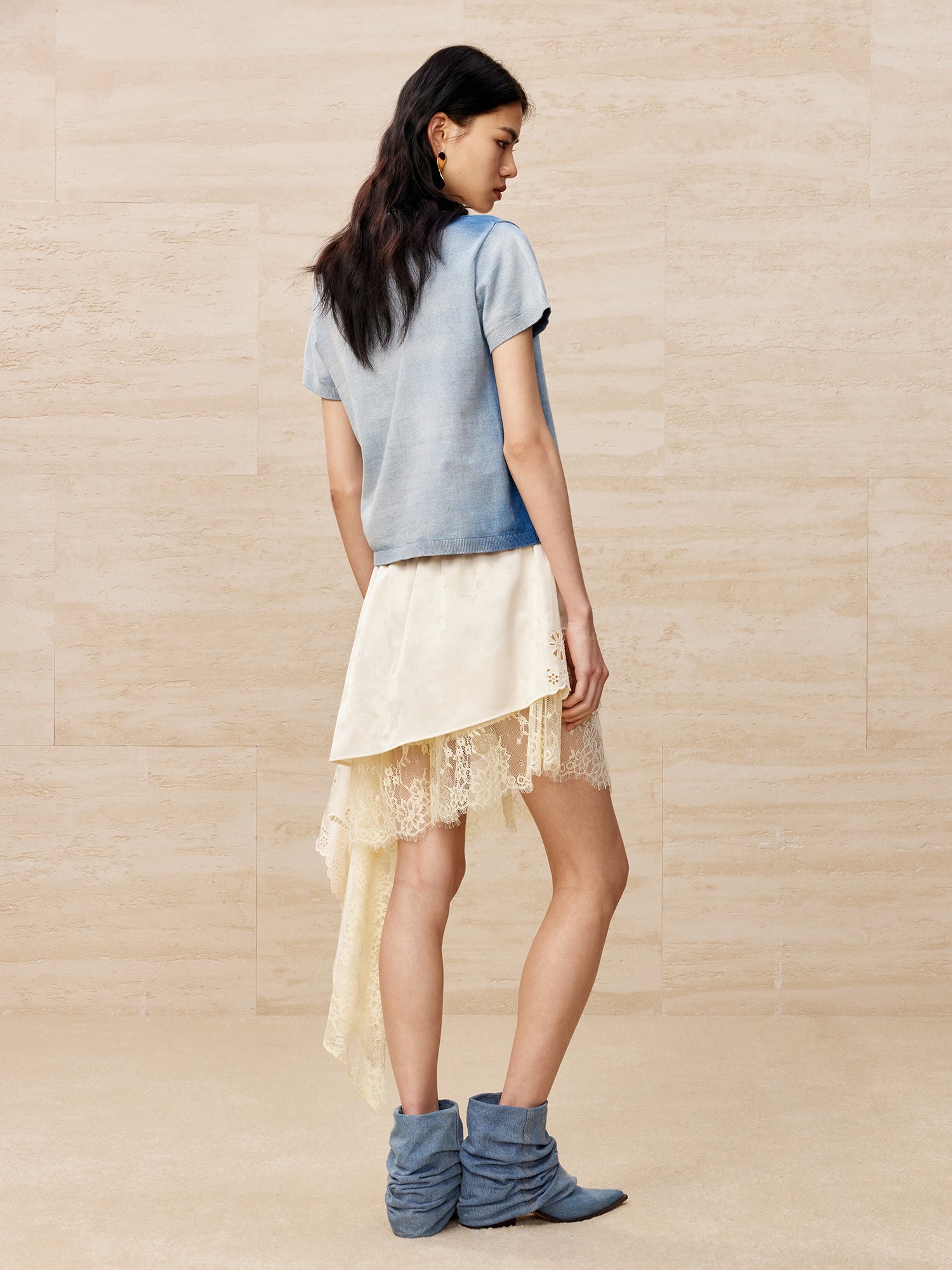 Irregular lace edge short skirt