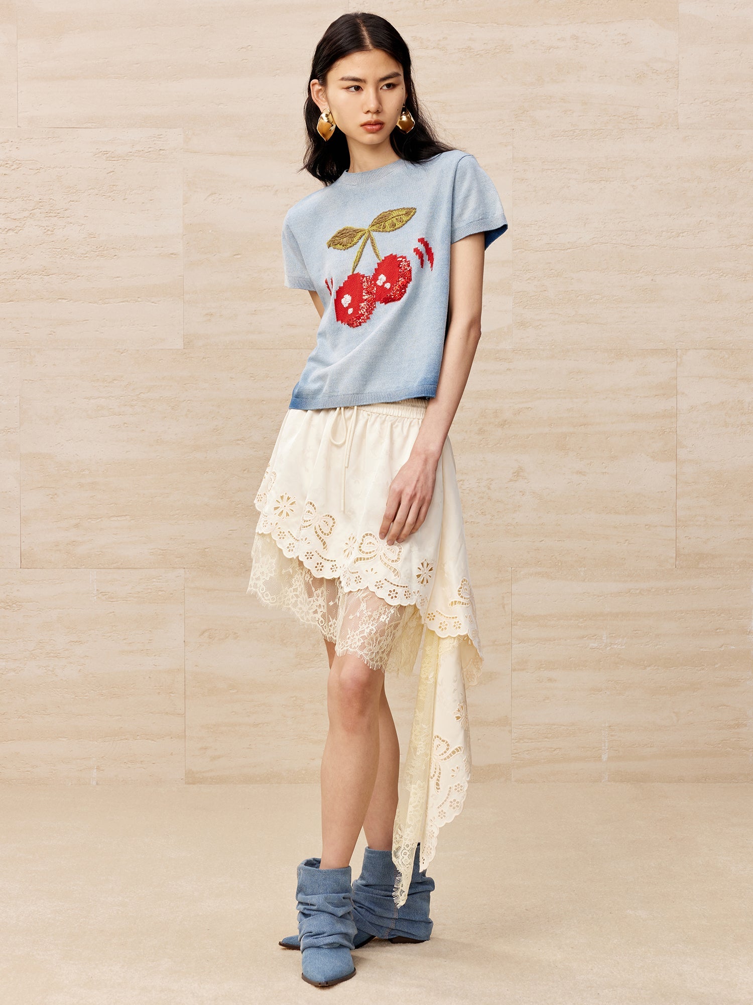 Irregular lace edge short skirt