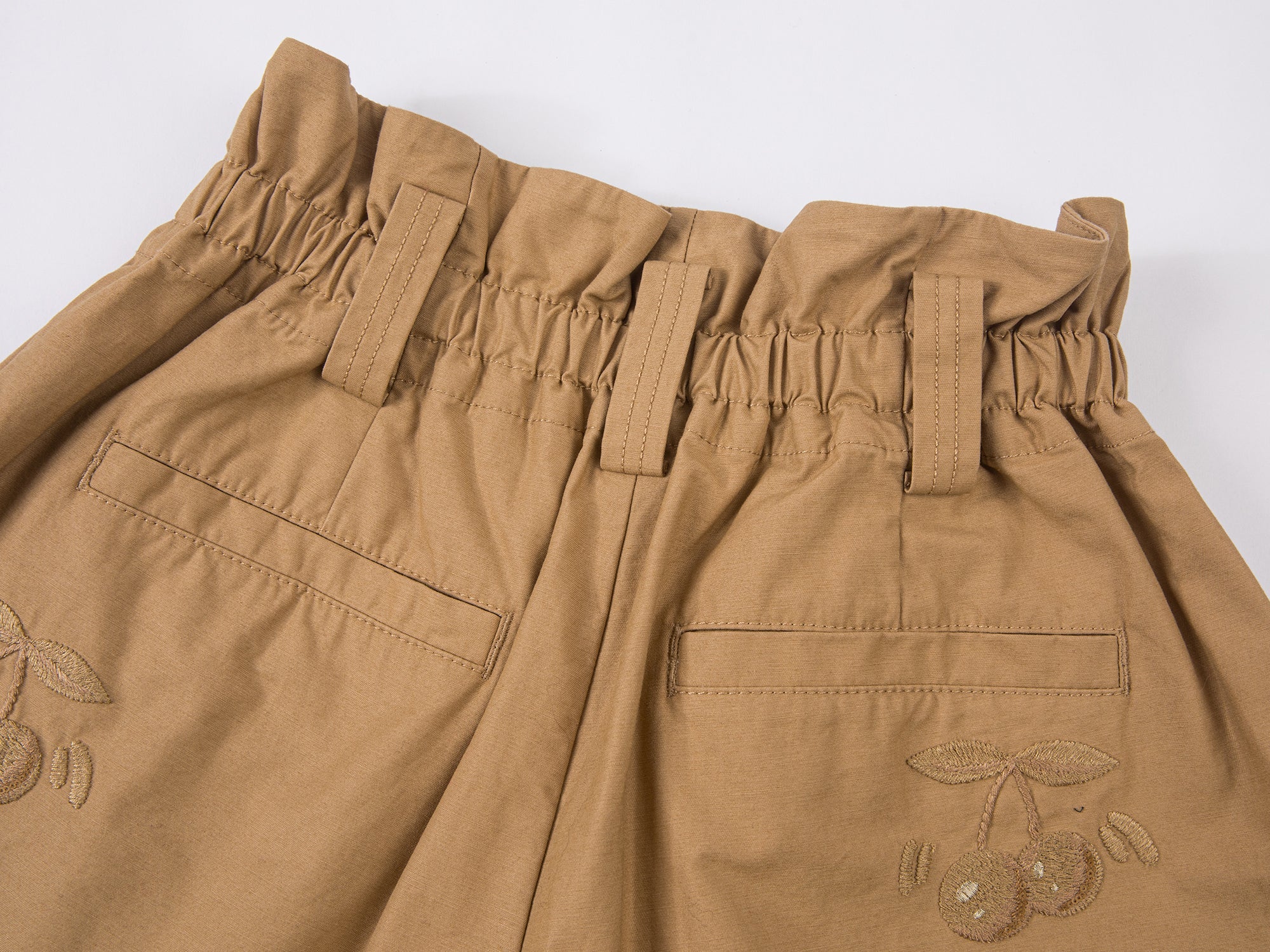 Cherry patterned khaki shorts