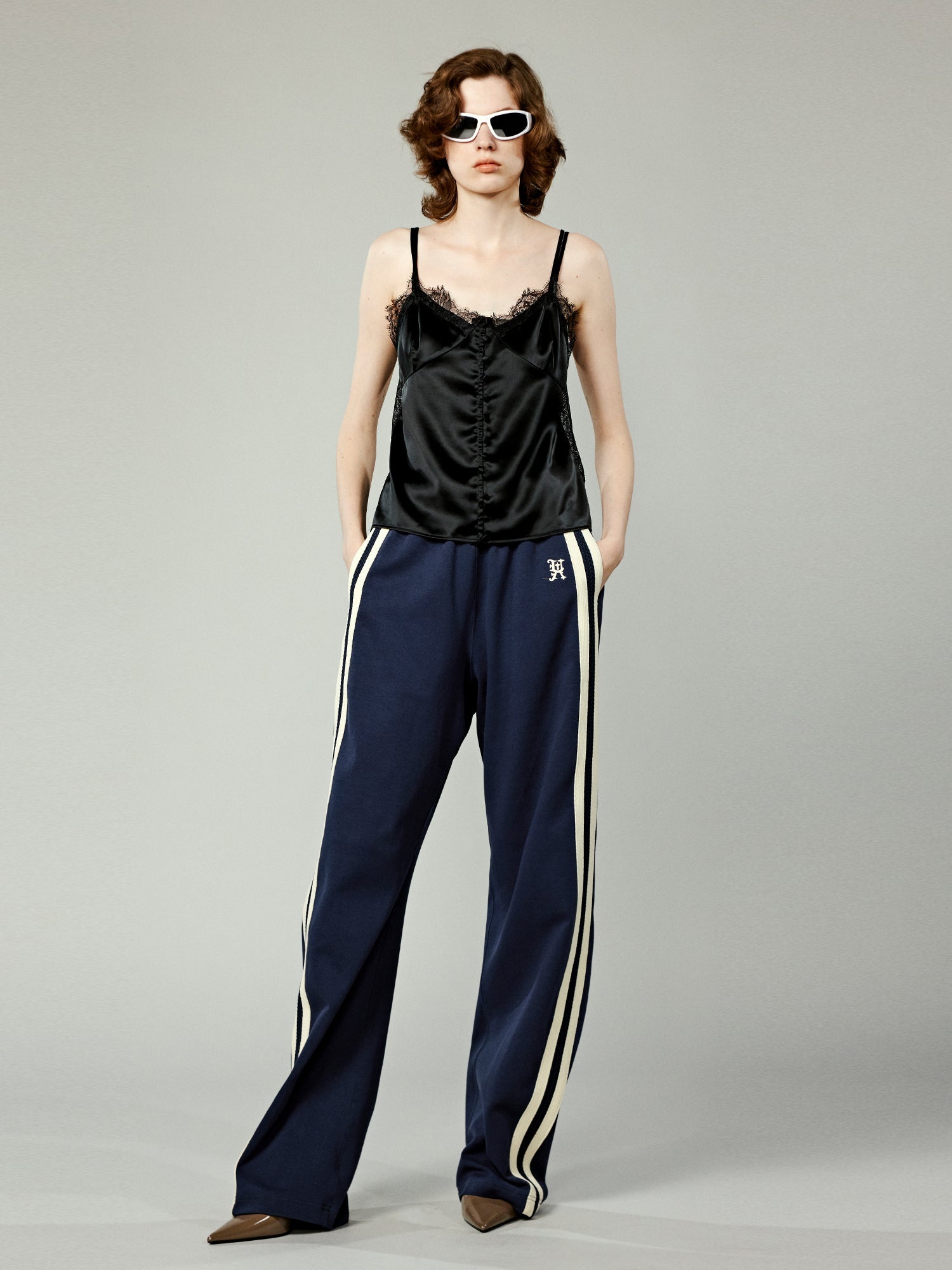 Lace-trimmed cami top in black