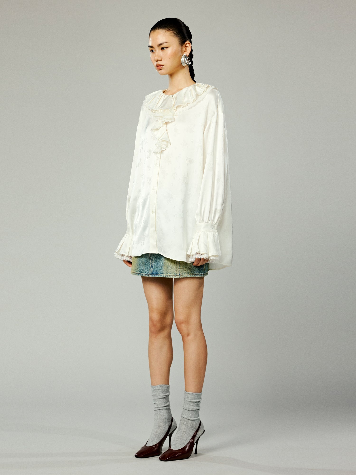 Lace ruffled collar embroidered shirt