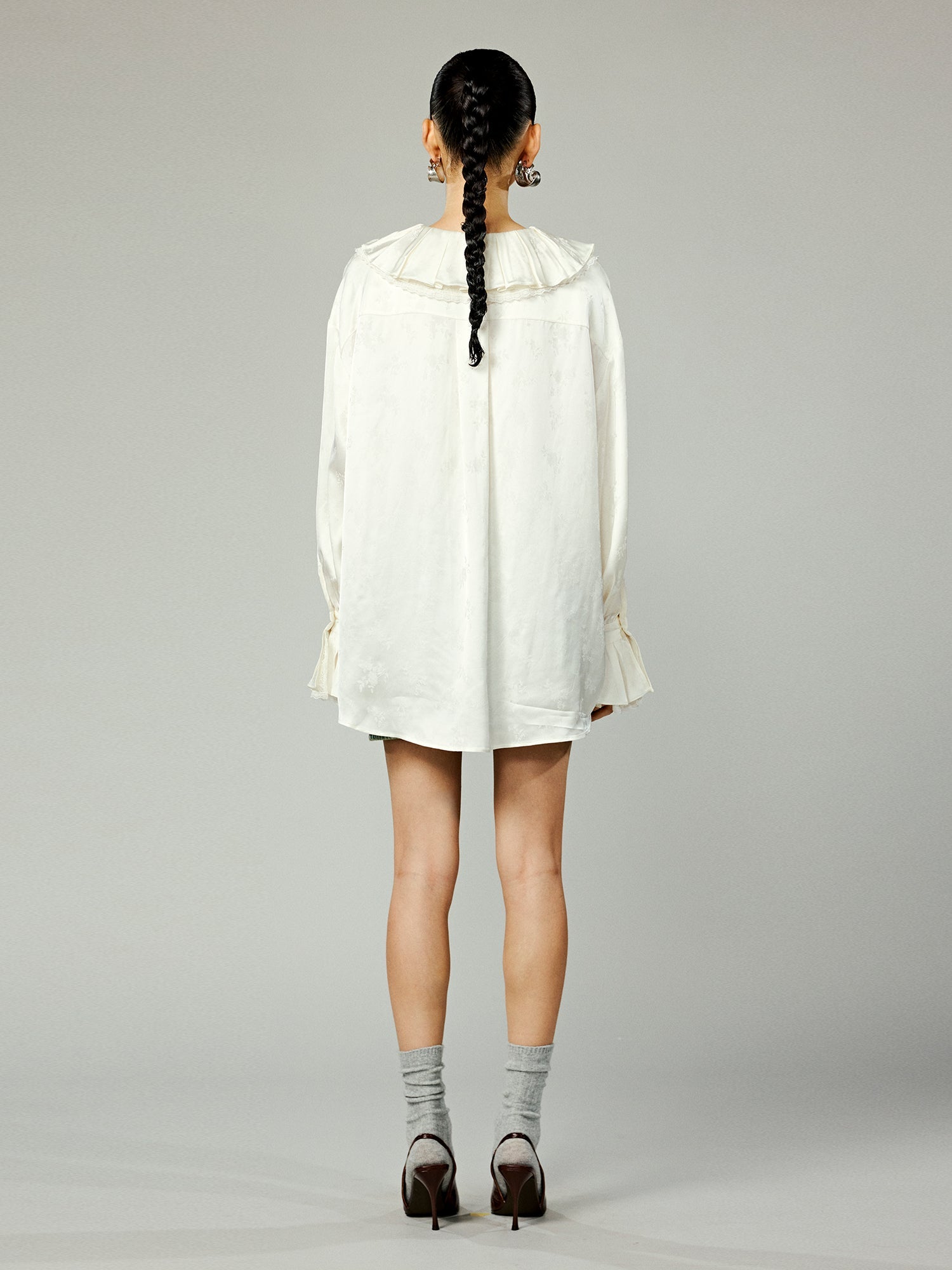 Lace ruffled collar embroidered shirt