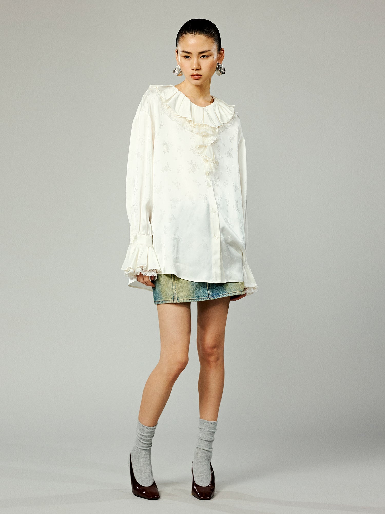 Lace ruffled collar embroidered shirt