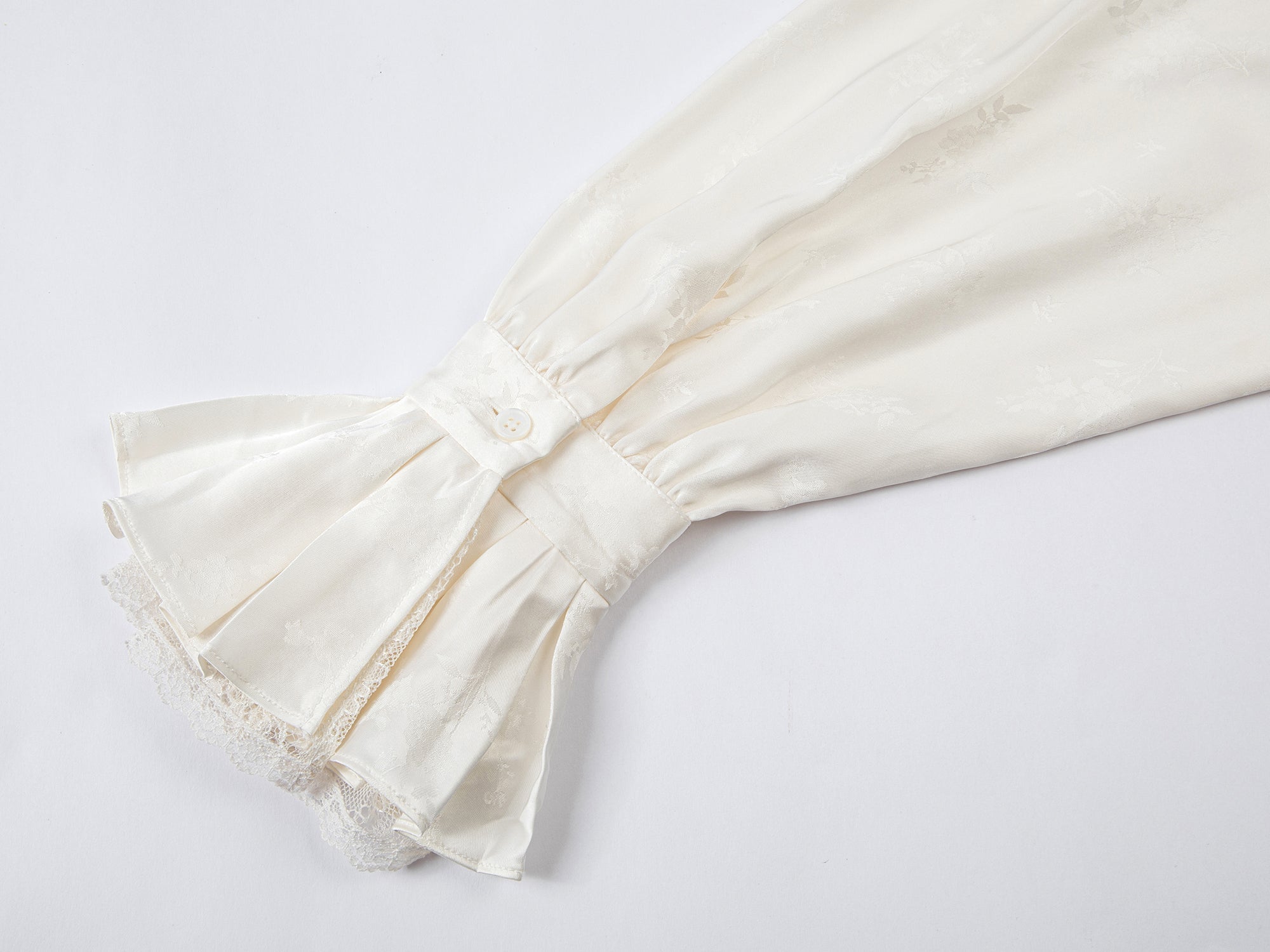 Lace ruffled collar embroidered shirt