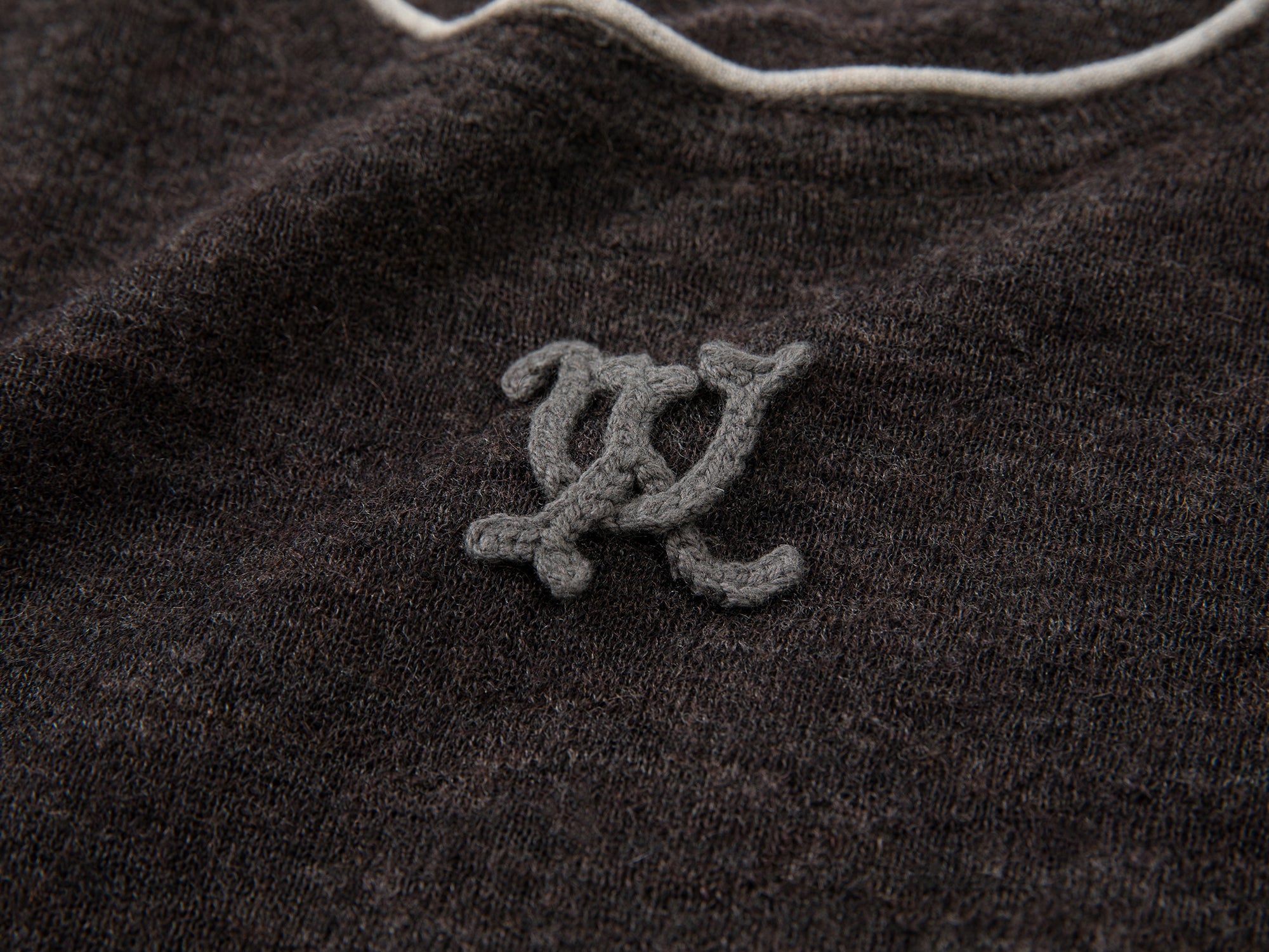 Asymmetrical hem layered look pullover sweater