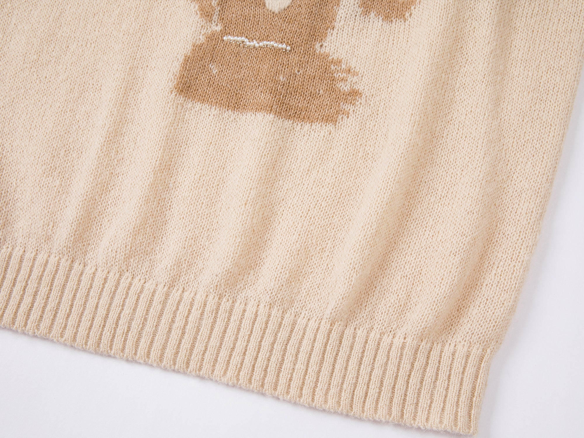 Wind-blown puppy raglan sleeve crewneck sweater