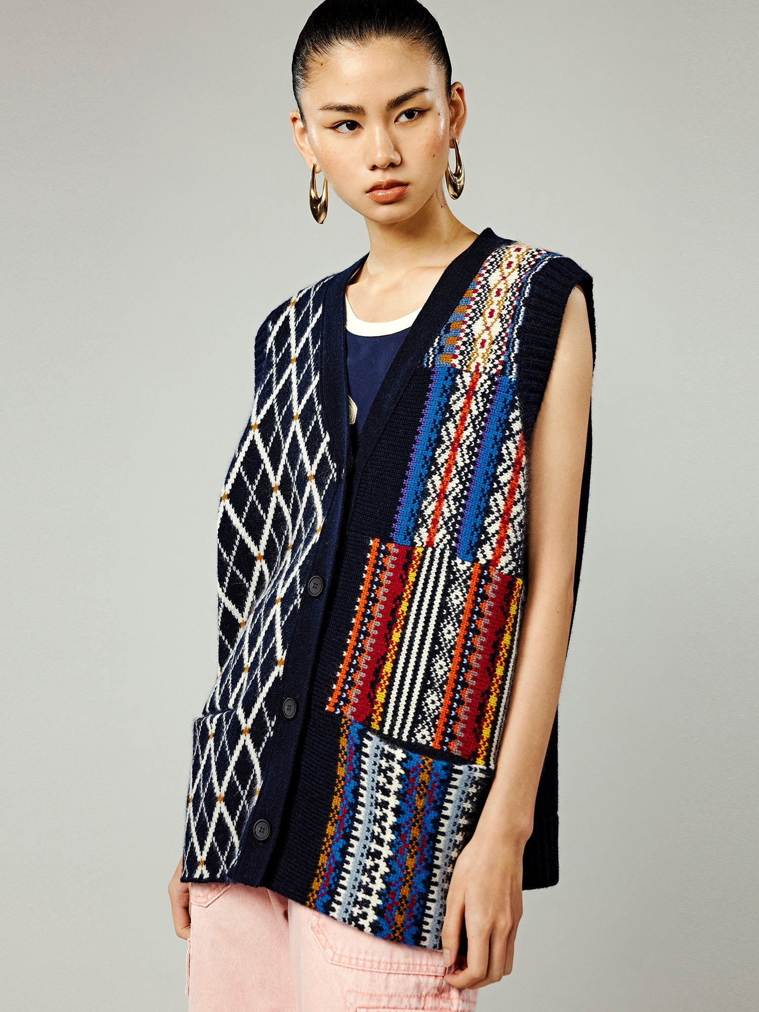 Buttoned fairisle wool vest