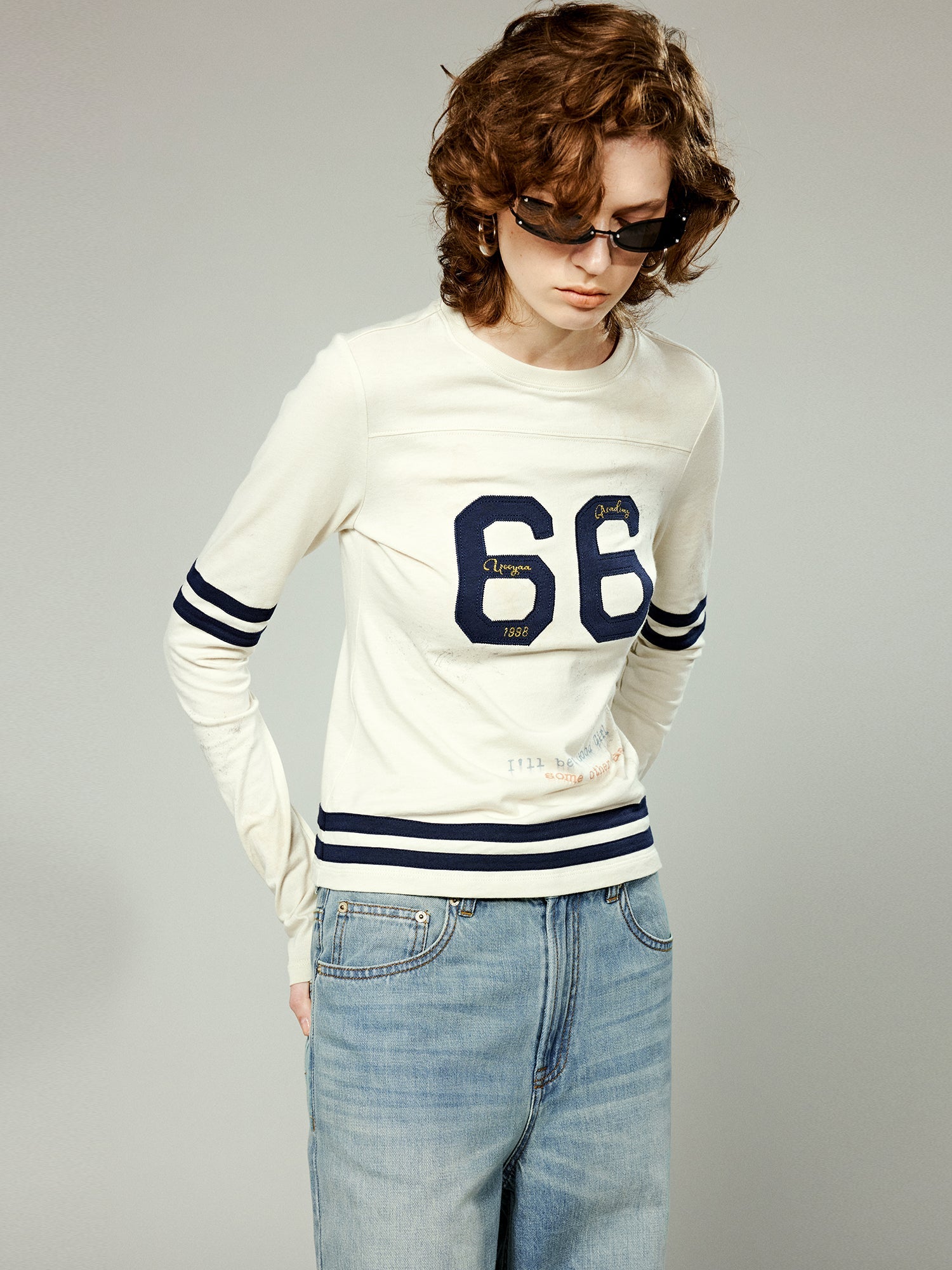 Contrasting Color Distressed Number Print T-Shirt