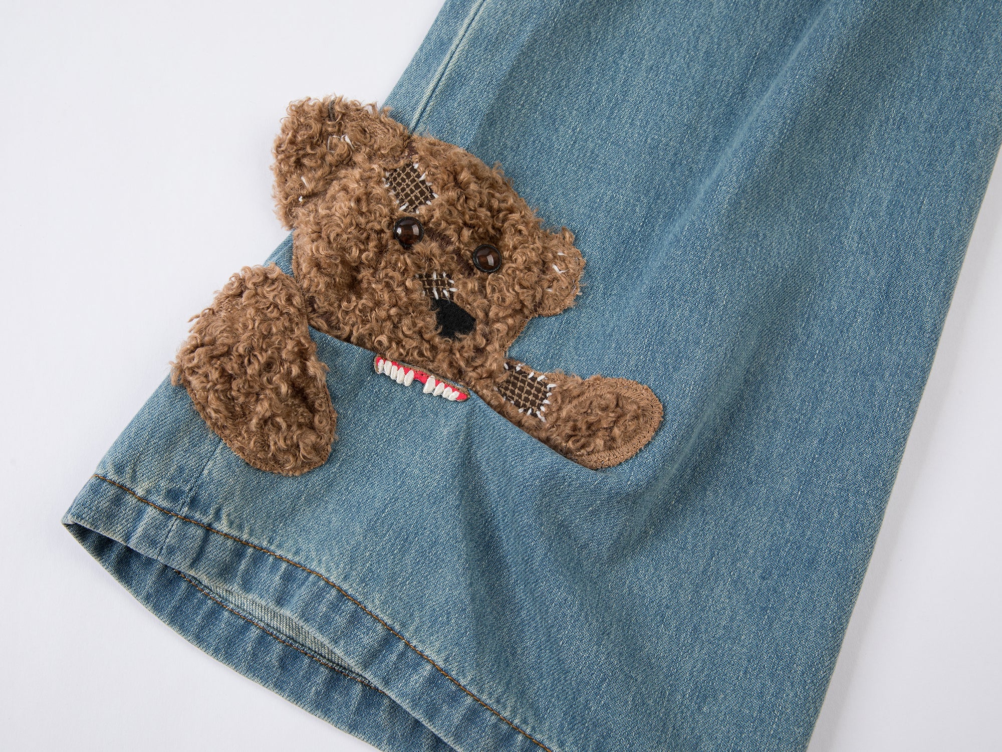 Playful teddy bear five-pocket jeans