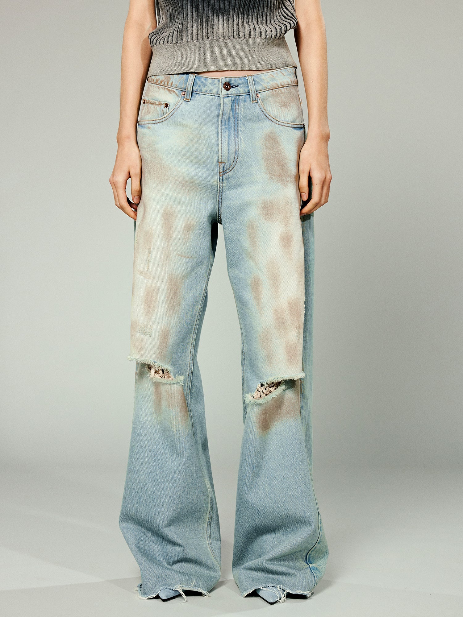 Distressed Wash Ripped Jeans