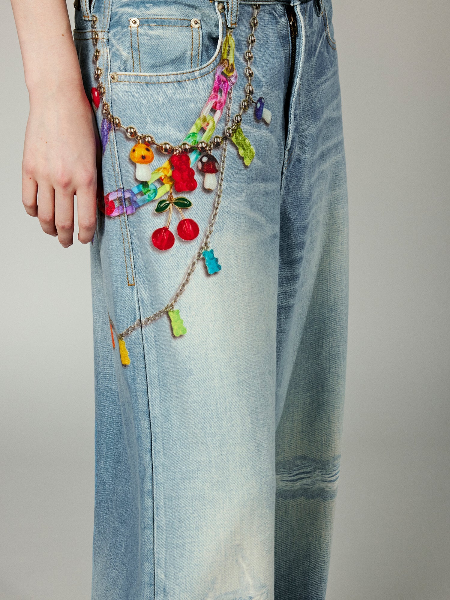 Trompe l'oeil chain print jeans