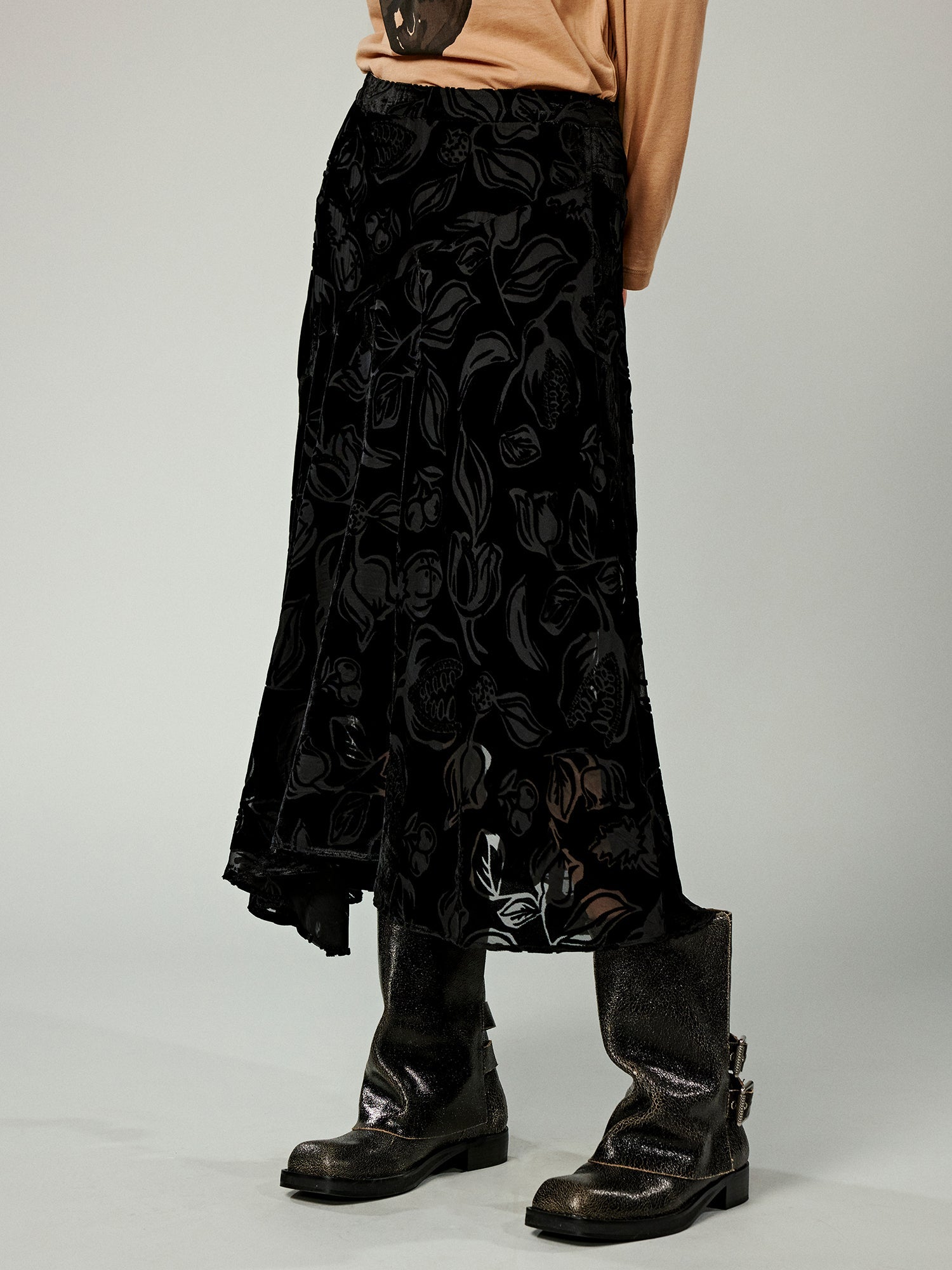 Velvet floral irregular hem skirt