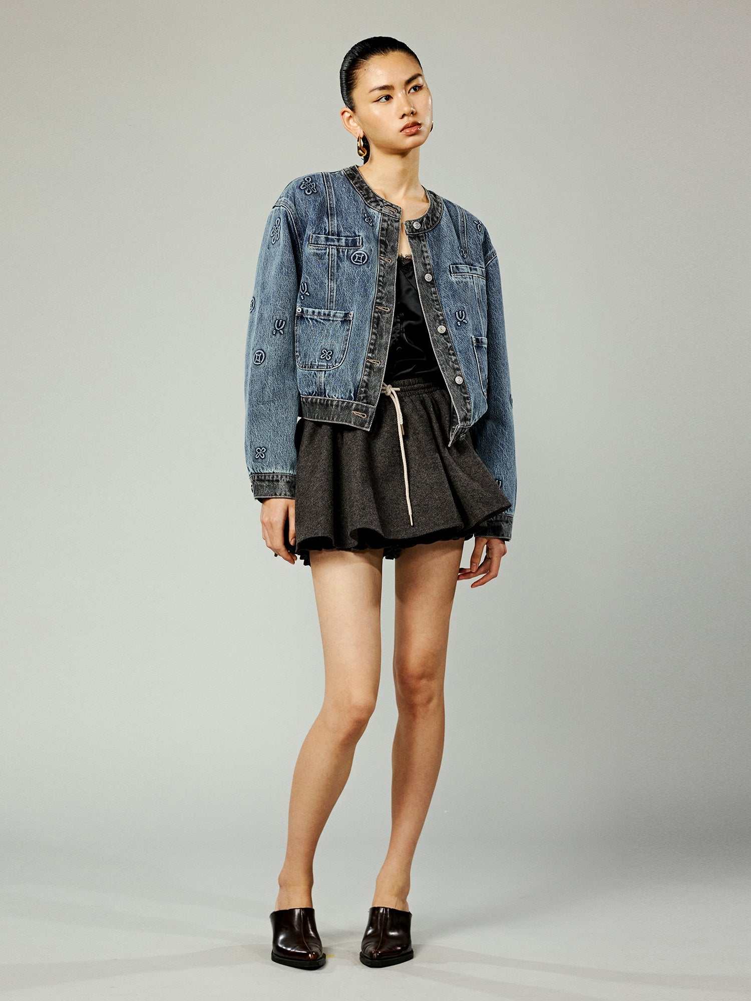 Sporty ruffle hem tweed skort in grey