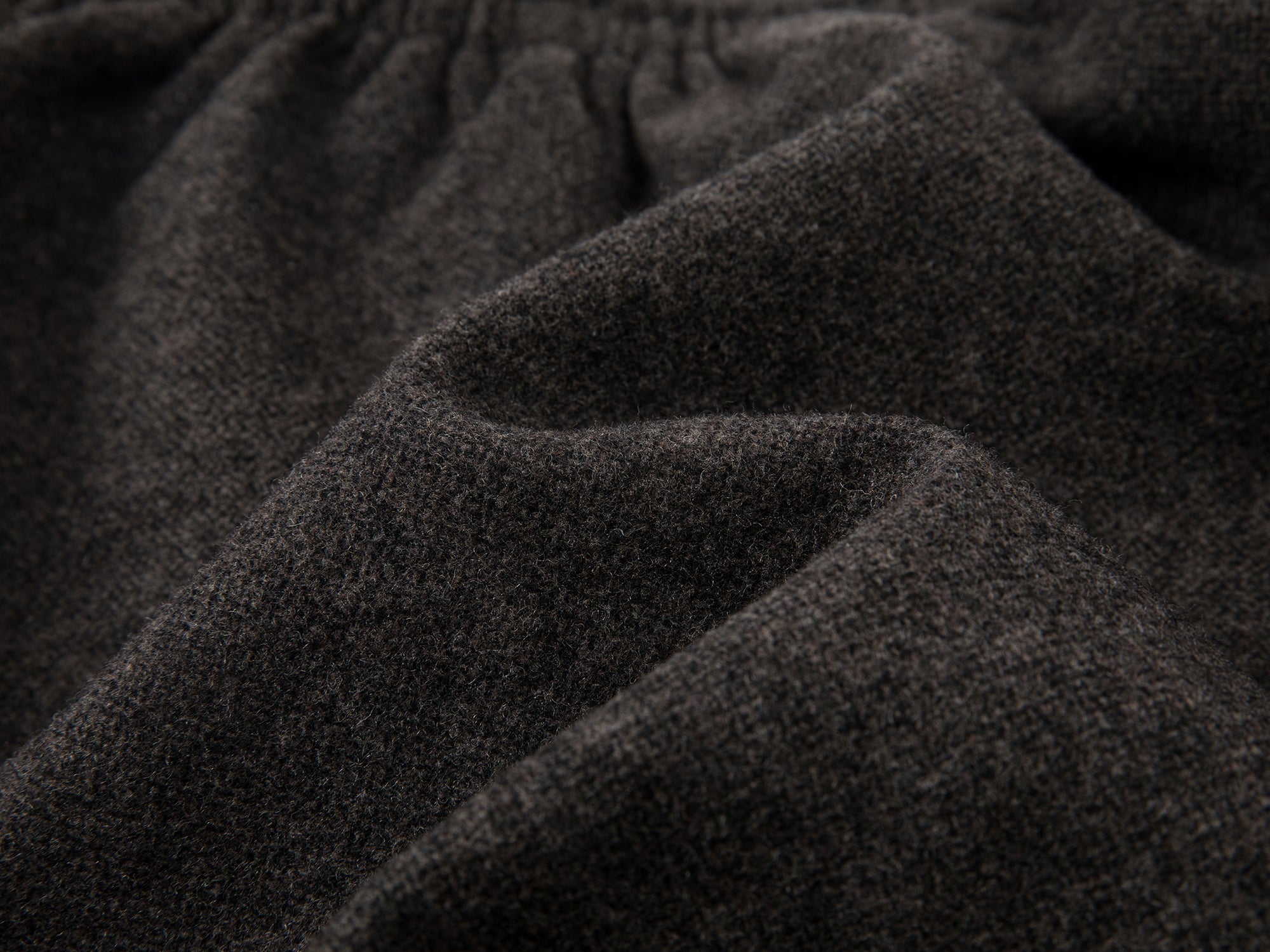 Sporty ruffle hem tweed skort in grey