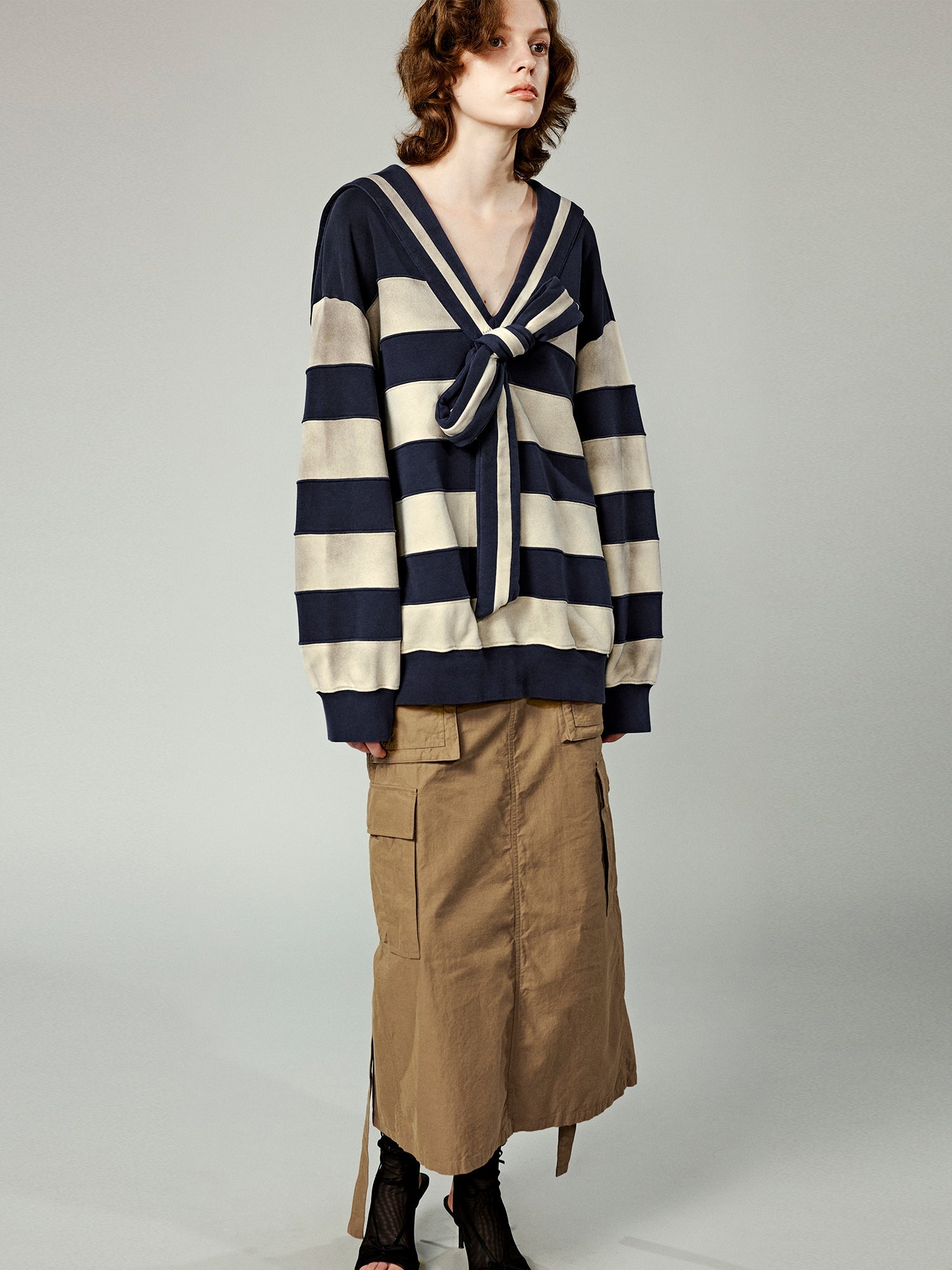 Bow tie striped sweatshirt