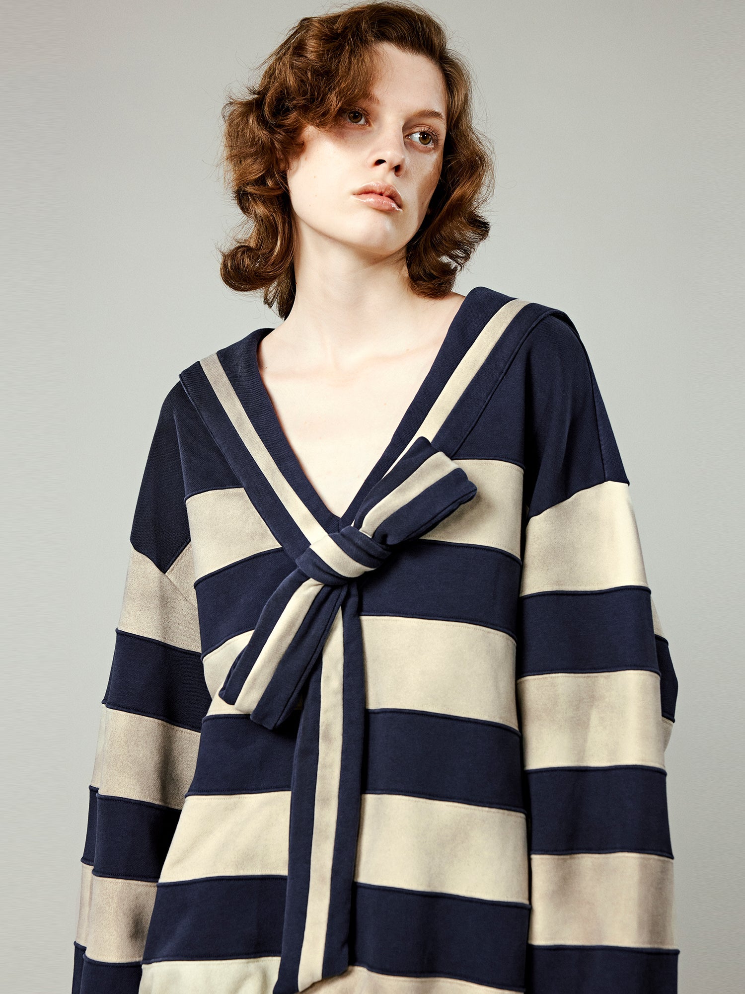 Bow tie striped sweatshirt