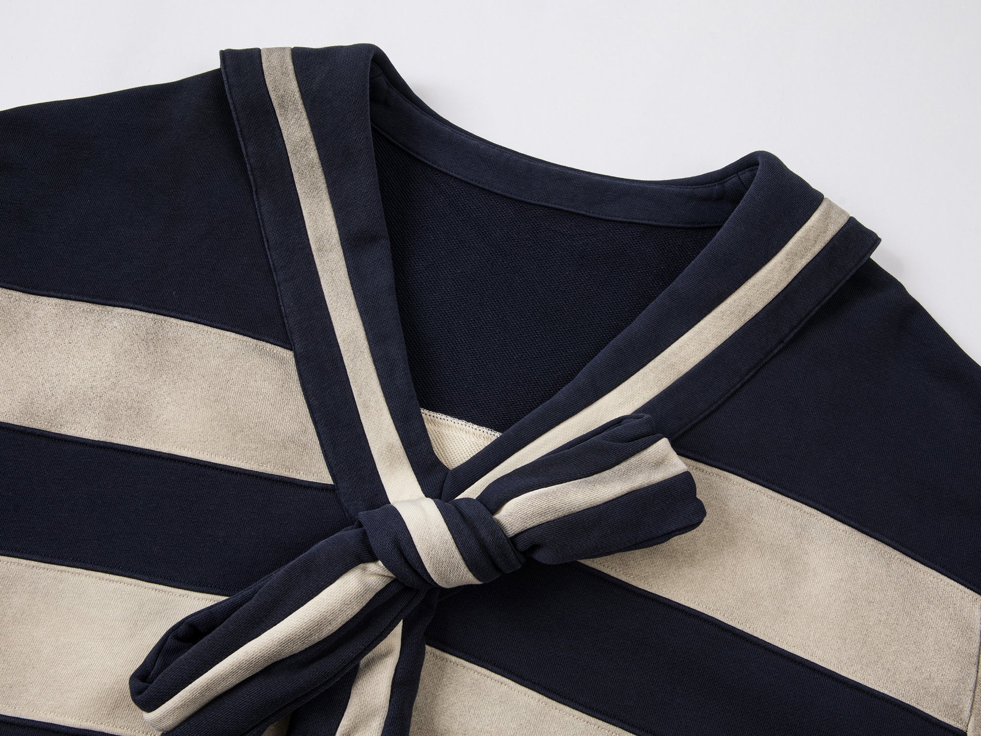 Bow tie striped sweatshirt