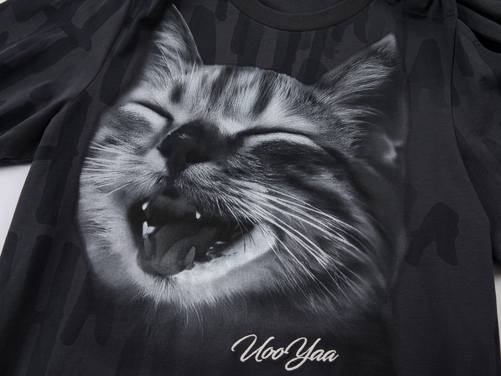 Playful dress with cat print