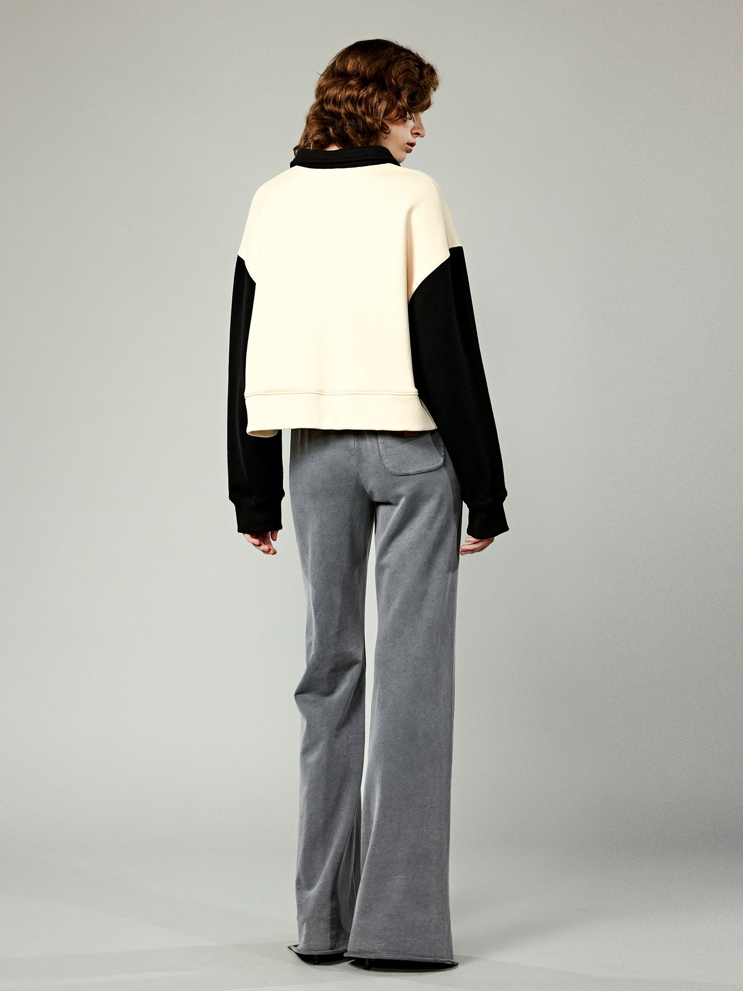 Washed flared sweatpants in grey