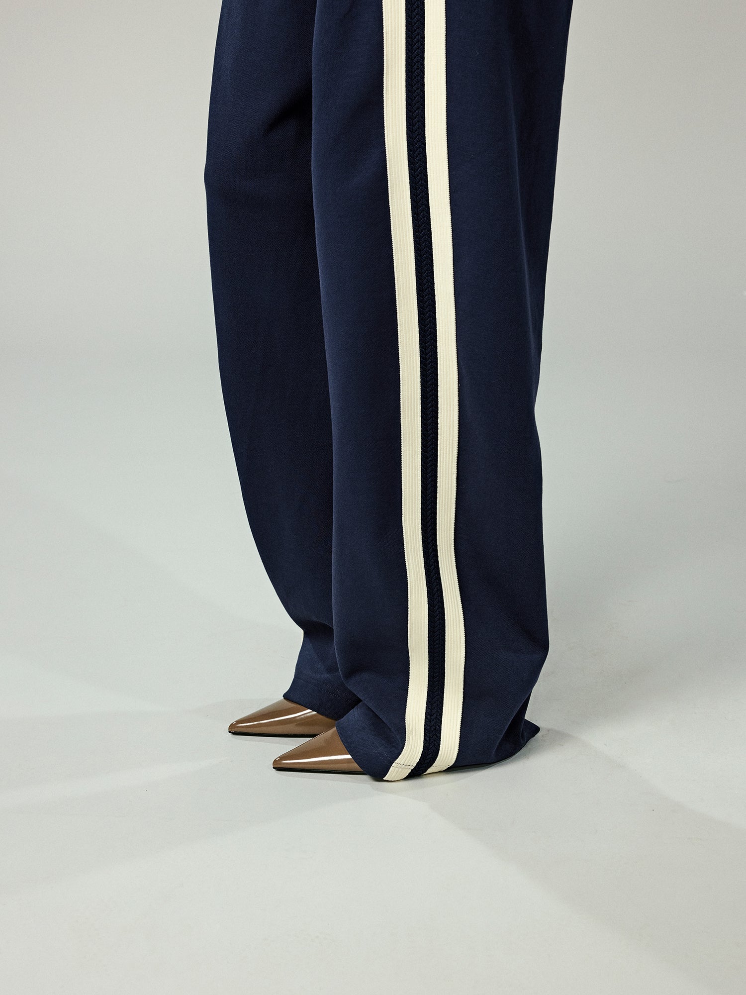 Side stripe sporty sweatpants