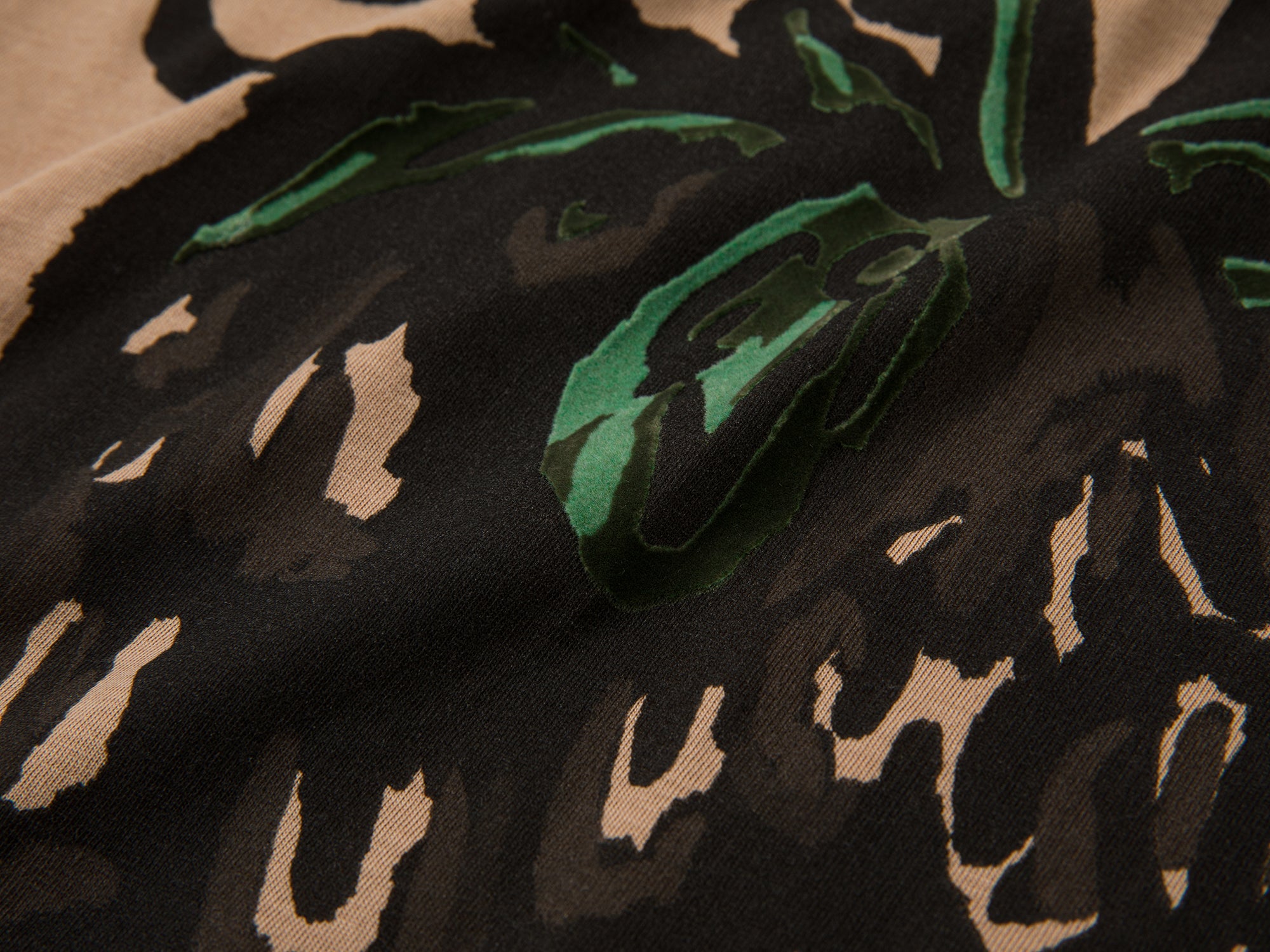 Graffiti strawberry long-sleeve t-shirt