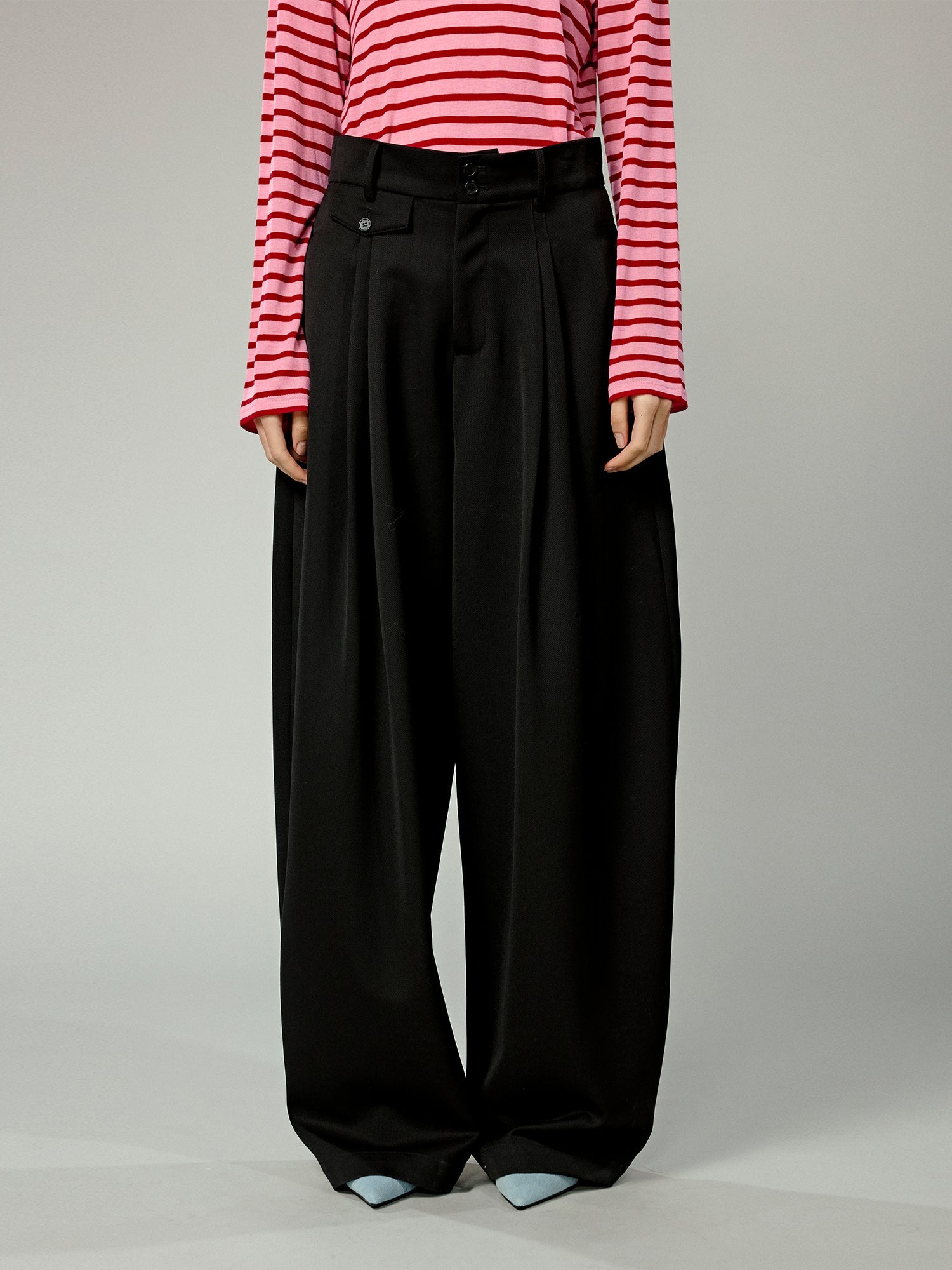 Wide-leg double-pleat trousers