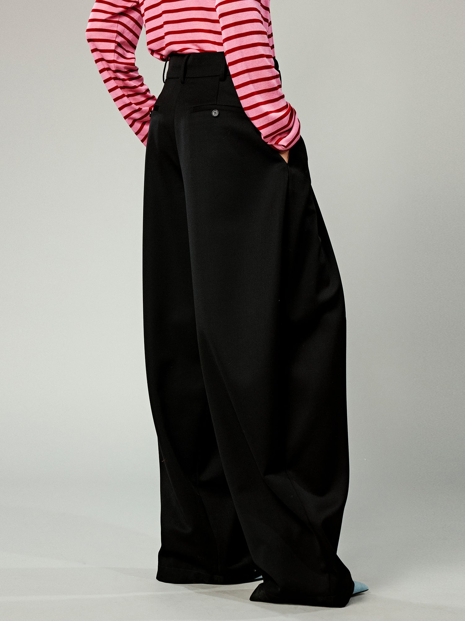 Wide-leg double-pleat trousers