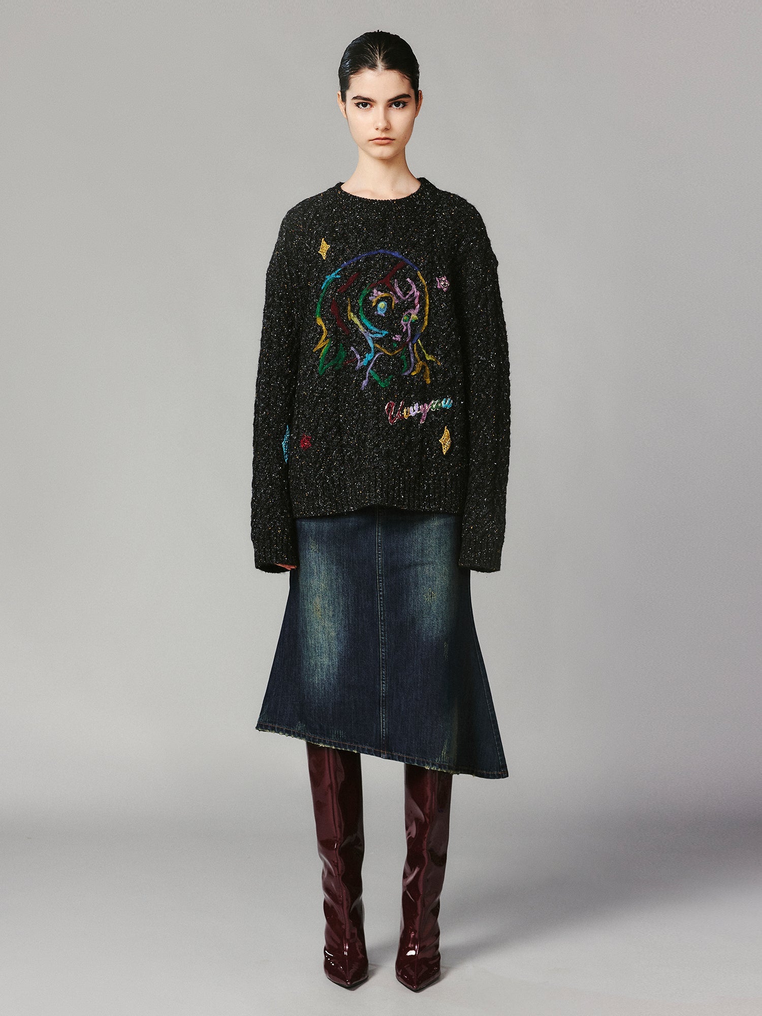 Graffiti anime girl sweater in dark grey