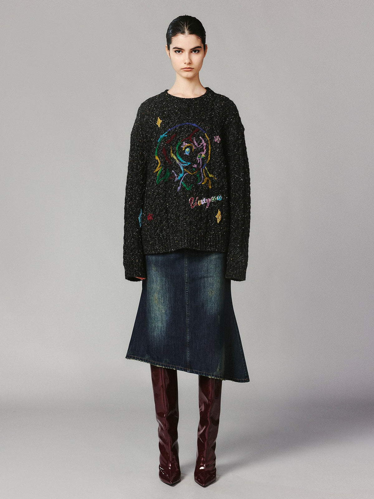 Graffiti anime girl sweater in dark grey