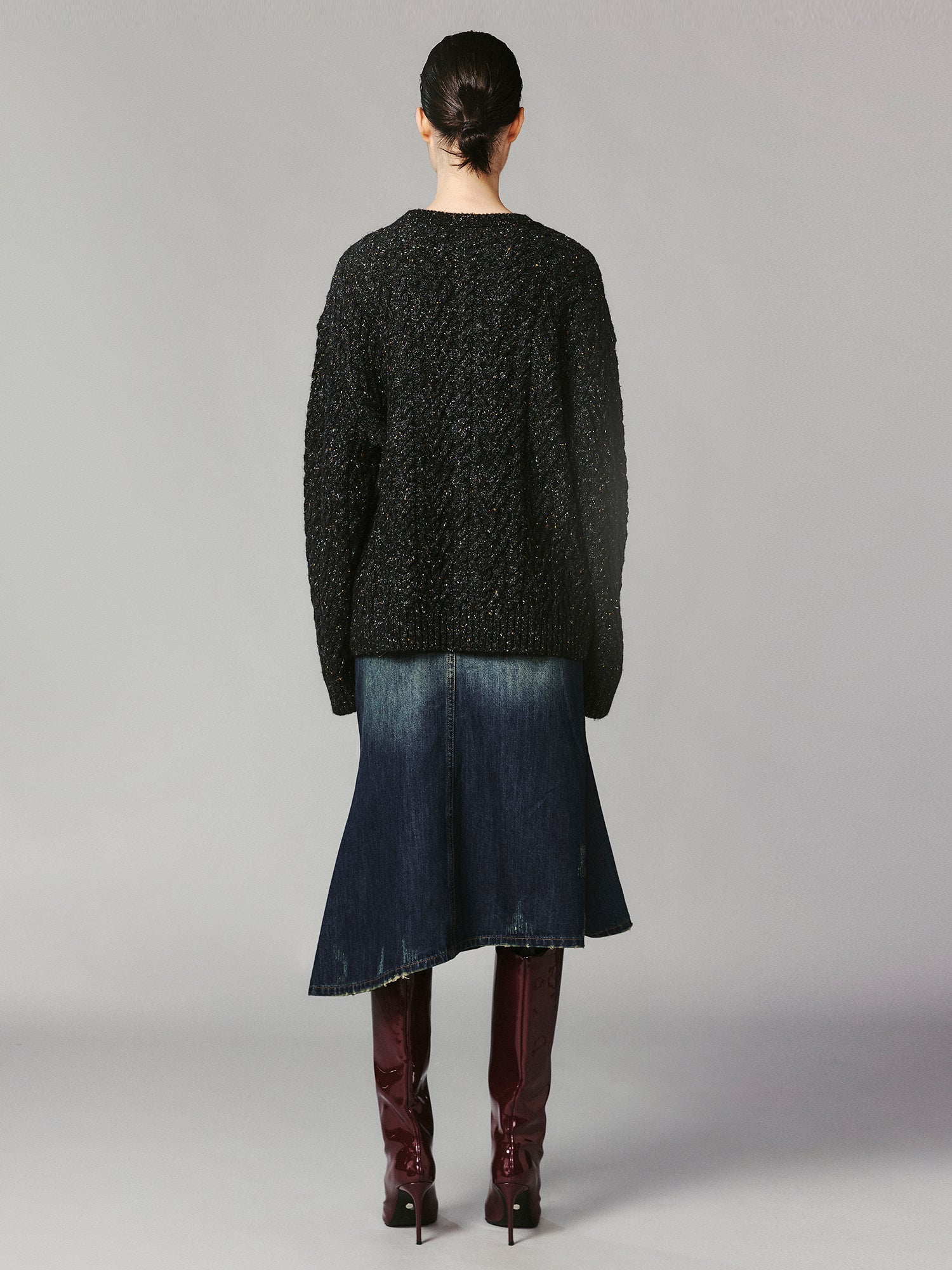 Graffiti anime girl sweater in dark grey