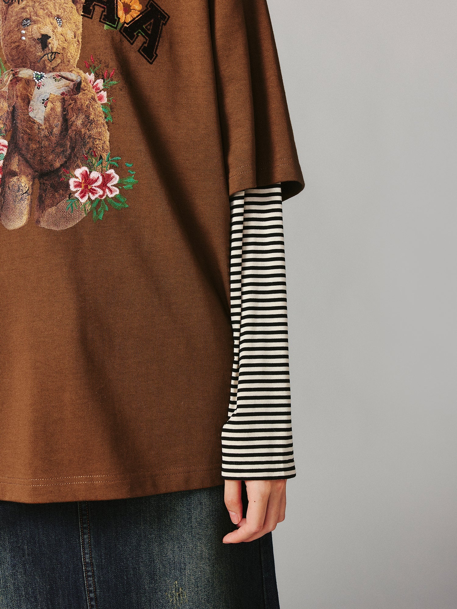 Double layered long-sleeve t-shirt with bear