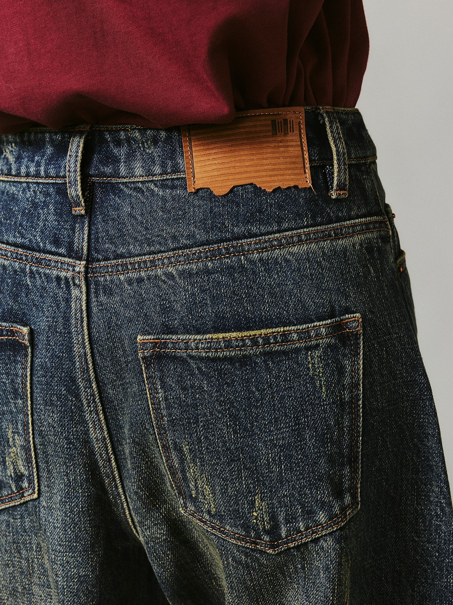 Washed curved blade jeans