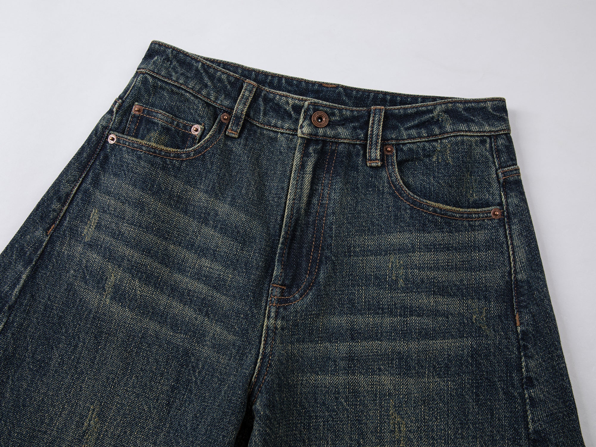 Washed curved blade jeans