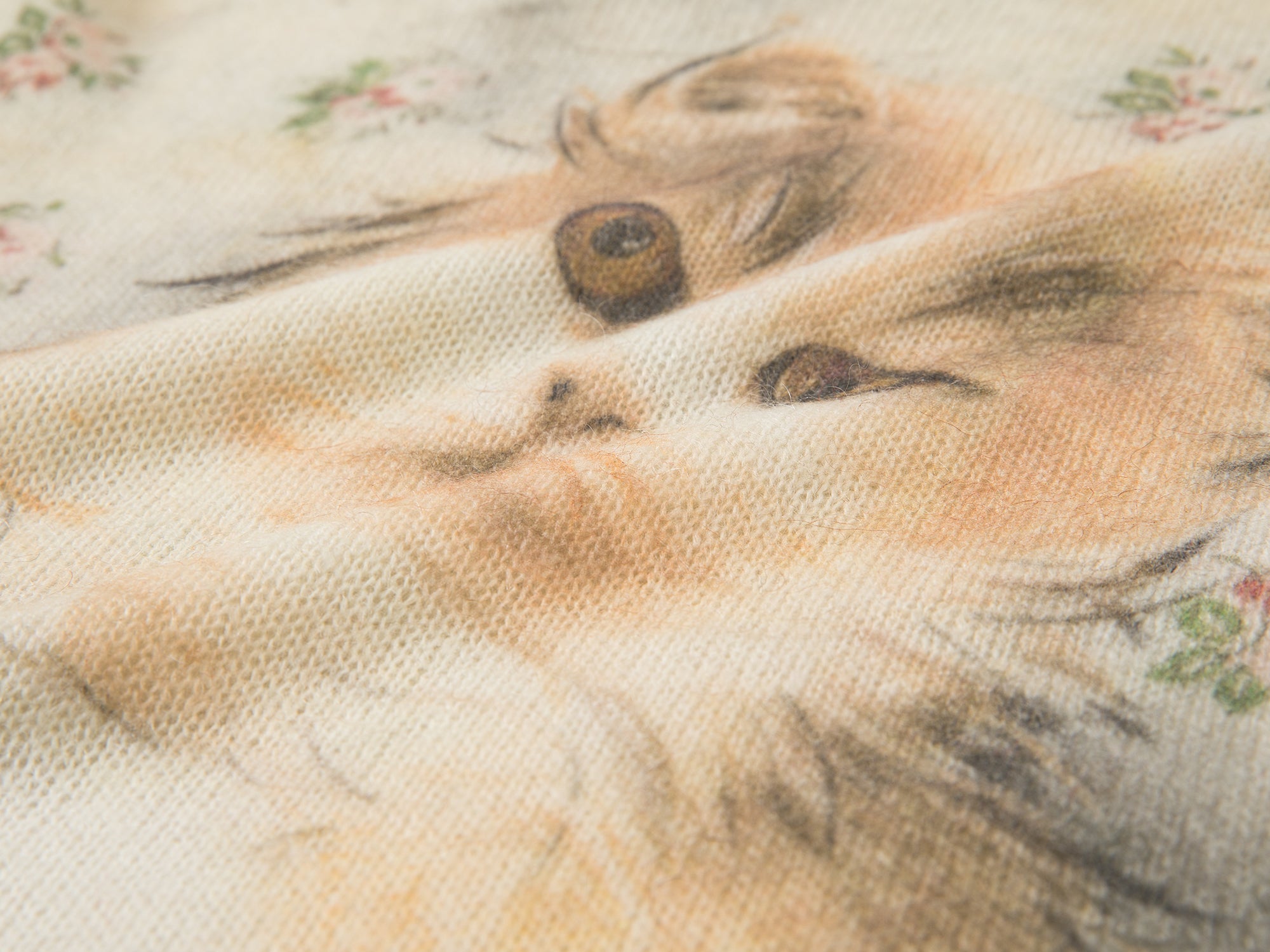 Lying-down cat pullover sweater