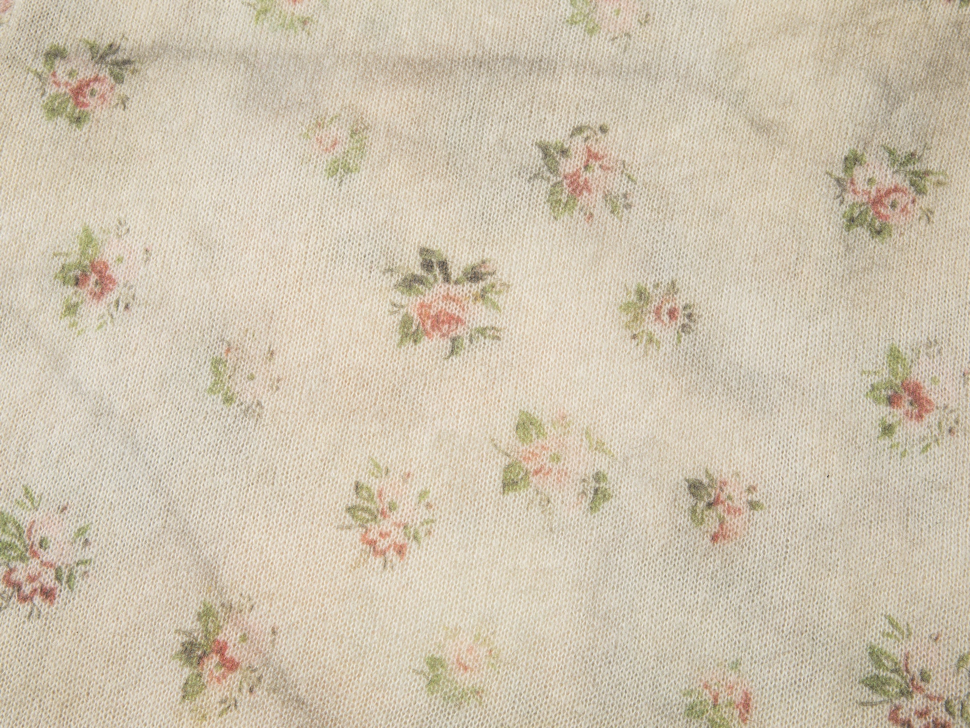 Lying-down cat pullover sweater